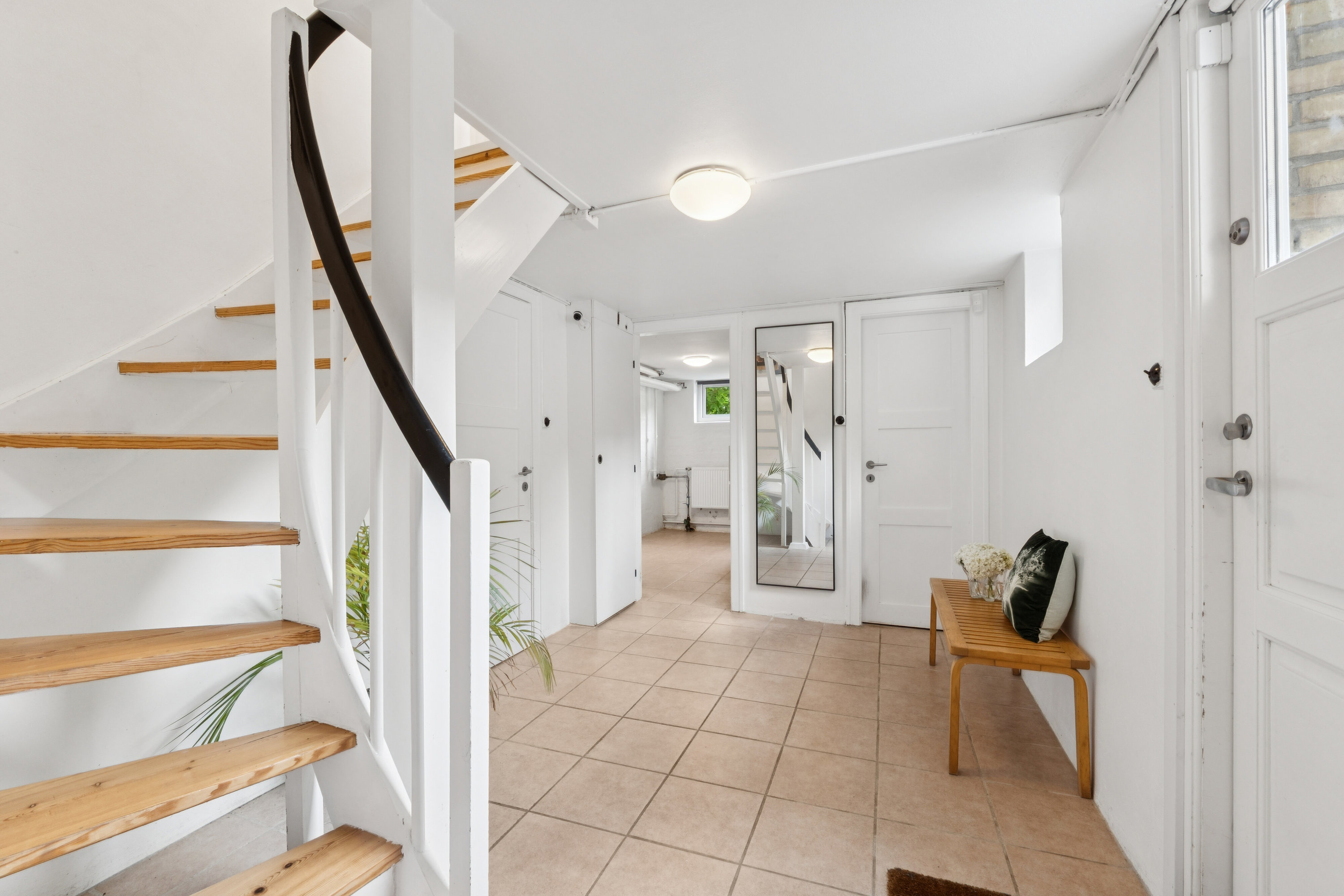 Fremhævet gang billede i fuldskærmstilstand. Billede af Geelsskovvej 18, 2830 Virum