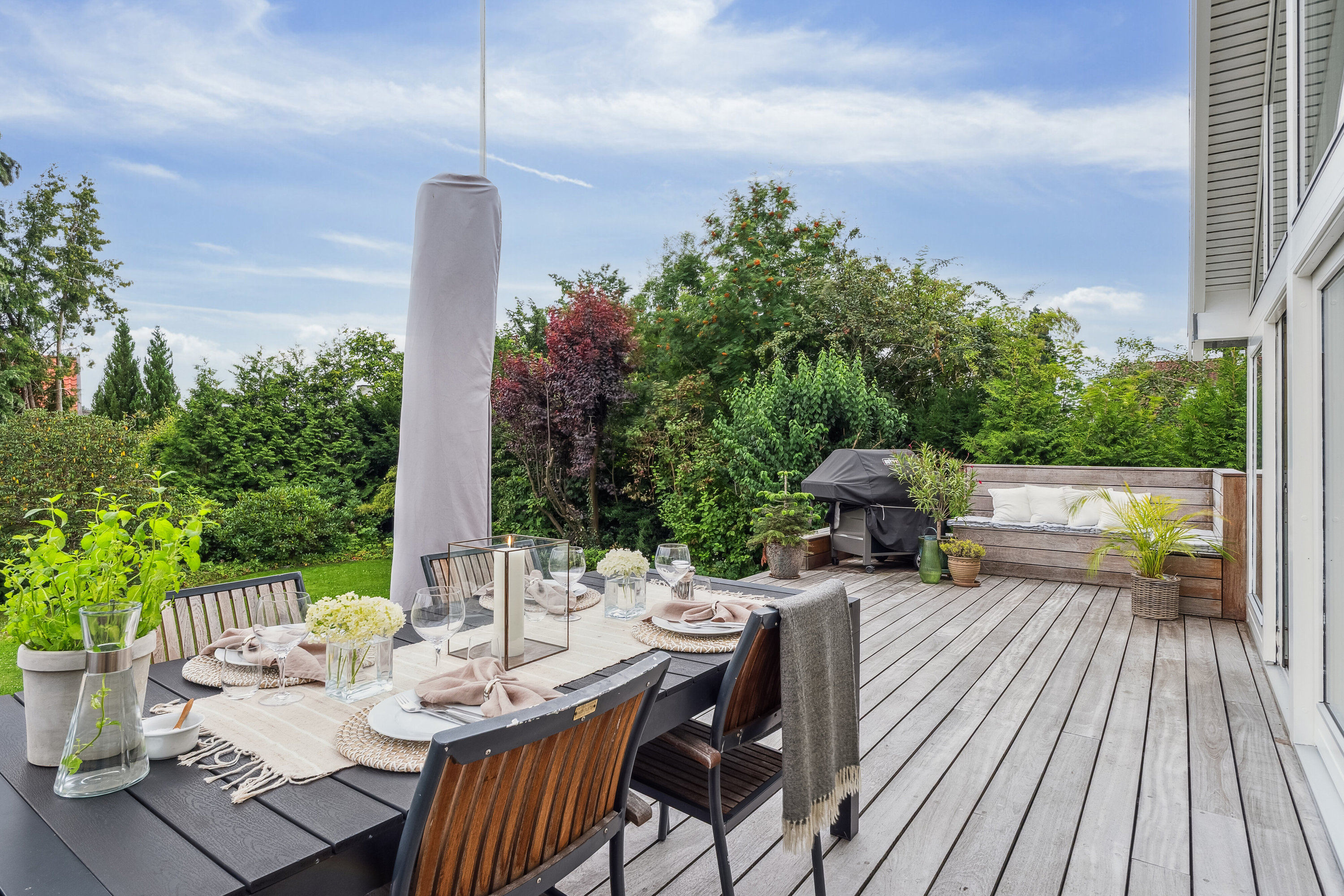 Fremhævet overdækket terrasse billede i fuldskærmstilstand. Billede af Geelsskovvej 18, 2830 Virum