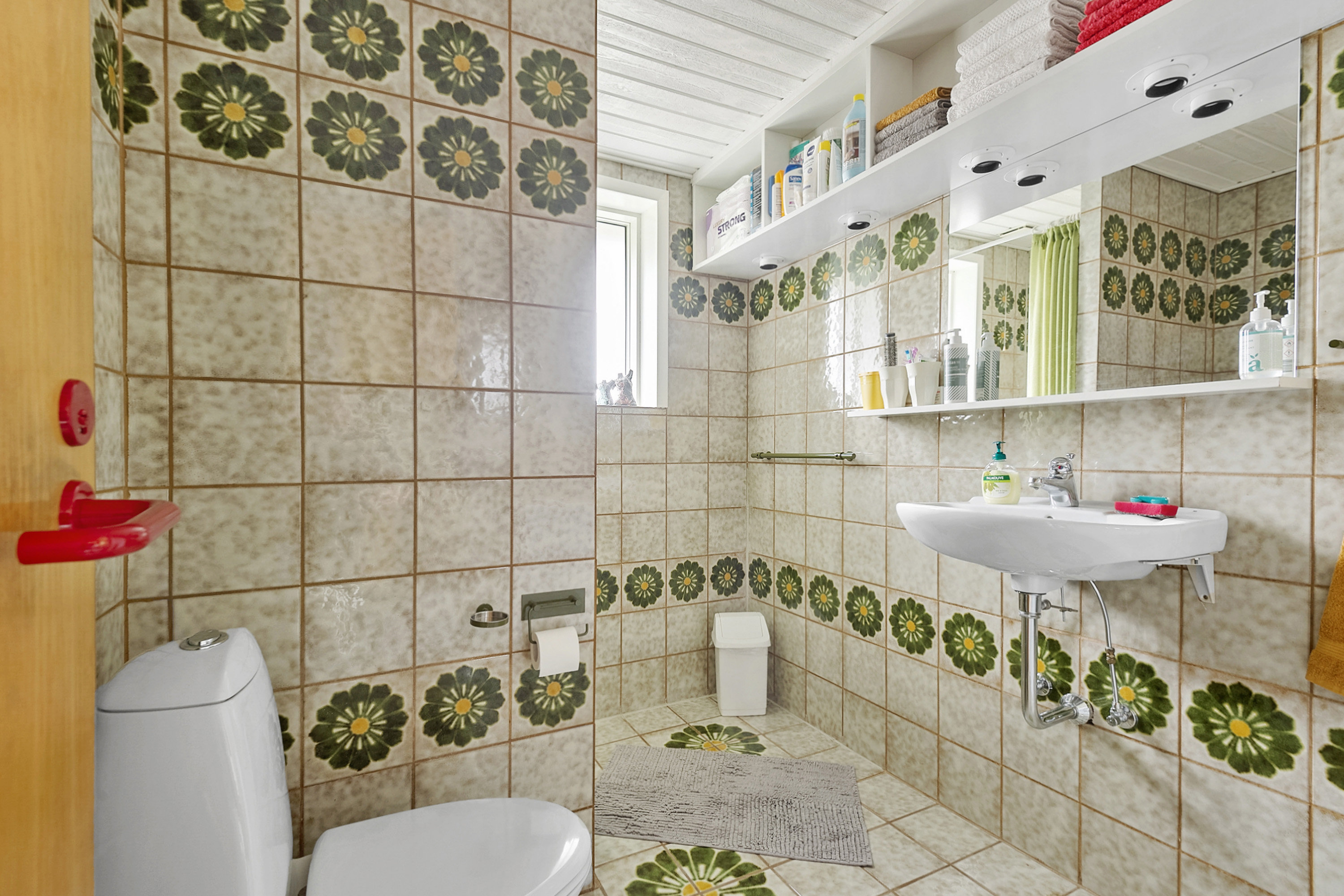 Fremhævet badeværelse billede i fuldskærmstilstand. Billede af Bæktoften 2, Sig, 6800 Varde