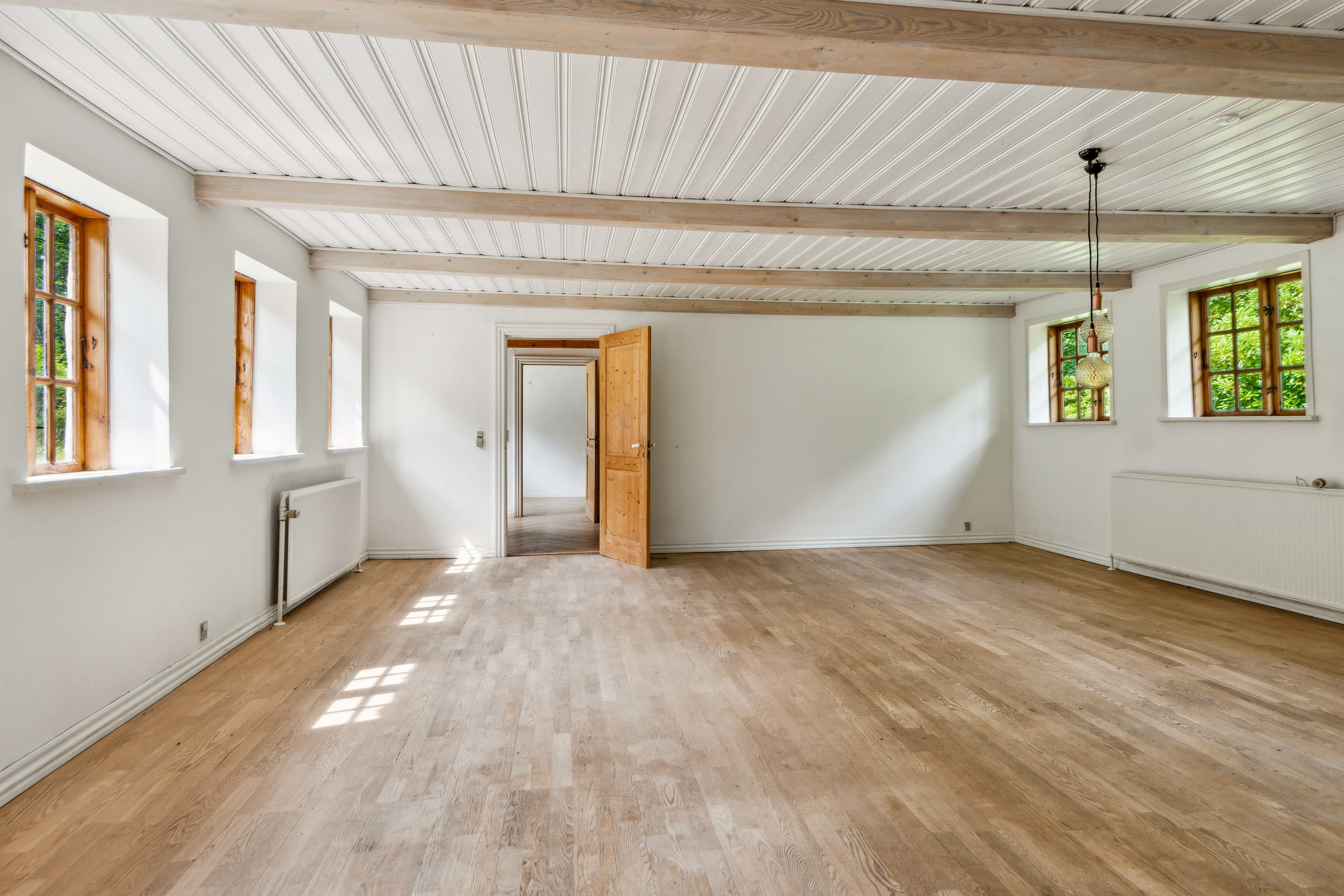 Fremhævet stue billede i fuldskærmstilstand. Billede af Kelddalvej 15, Kelddalgårde, 9240 Nibe