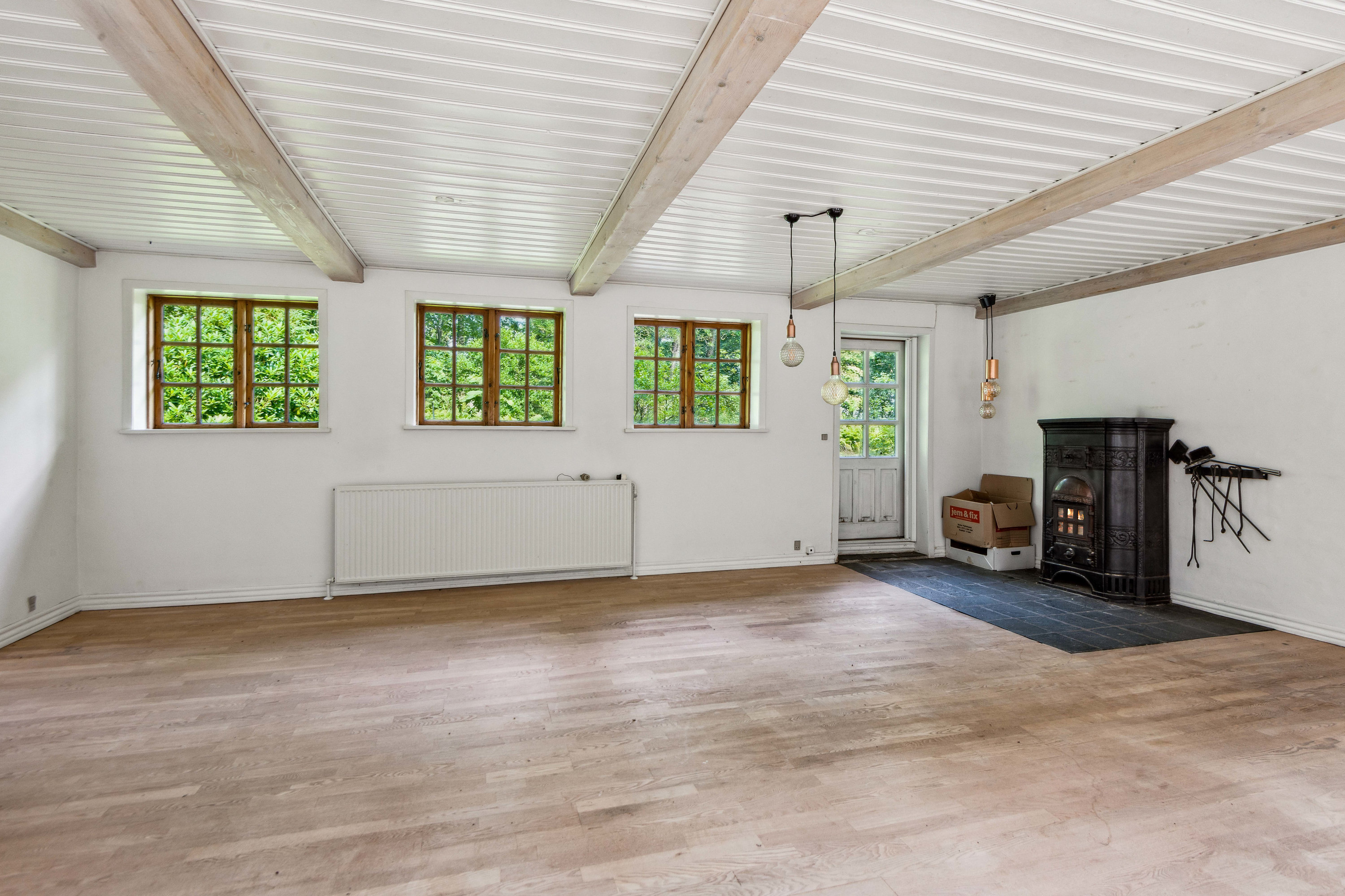 Fremhævet stue billede i fuldskærmstilstand. Billede af Kelddalvej 15, Kelddalgårde, 9240 Nibe