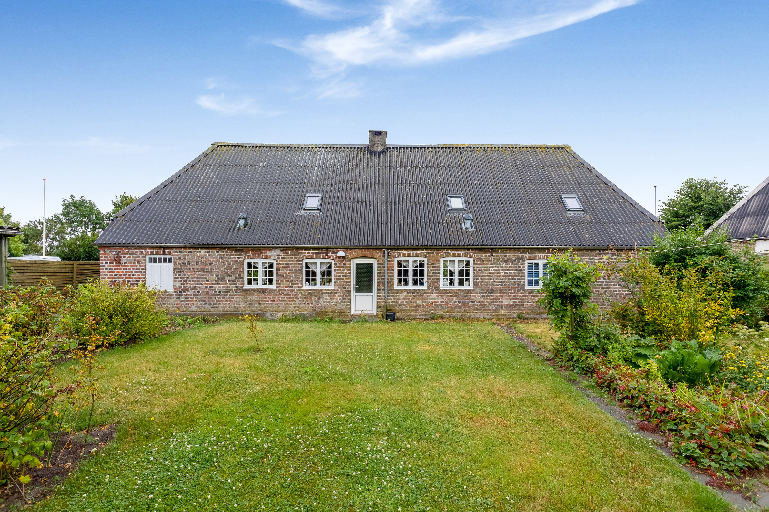 Fremhævet facade billede i fuldskærmstilstand. Billede af Søndervej 8, Emmerlev, 6280 Højer