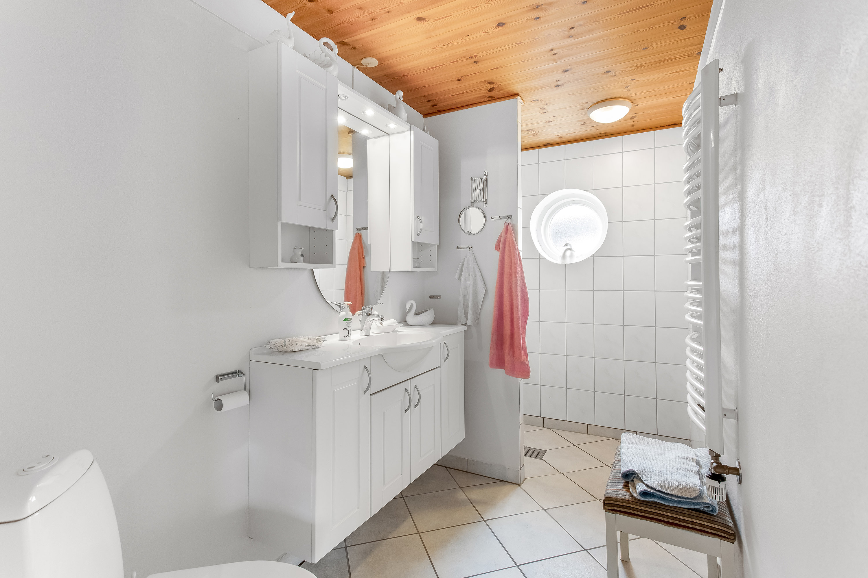 Fremhævet badeværelse billede i fuldskærmstilstand. Billede af Søndervej 8, Emmerlev, 6280 Højer