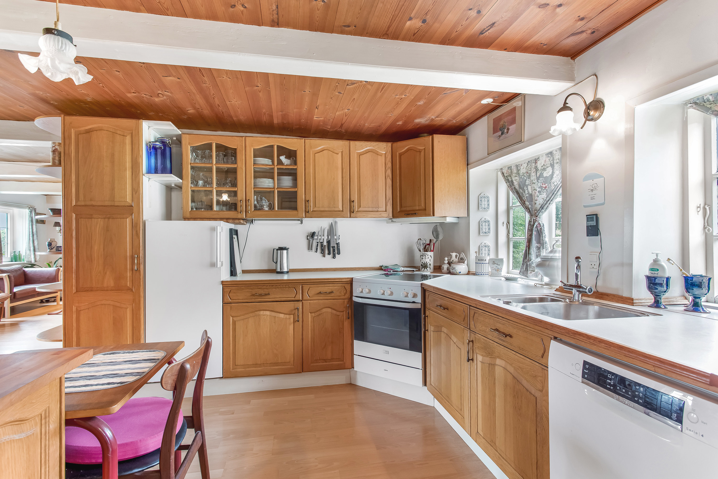 Fremhævet køkken billede i fuldskærmstilstand. Billede af Søndervej 8, Emmerlev, 6280 Højer