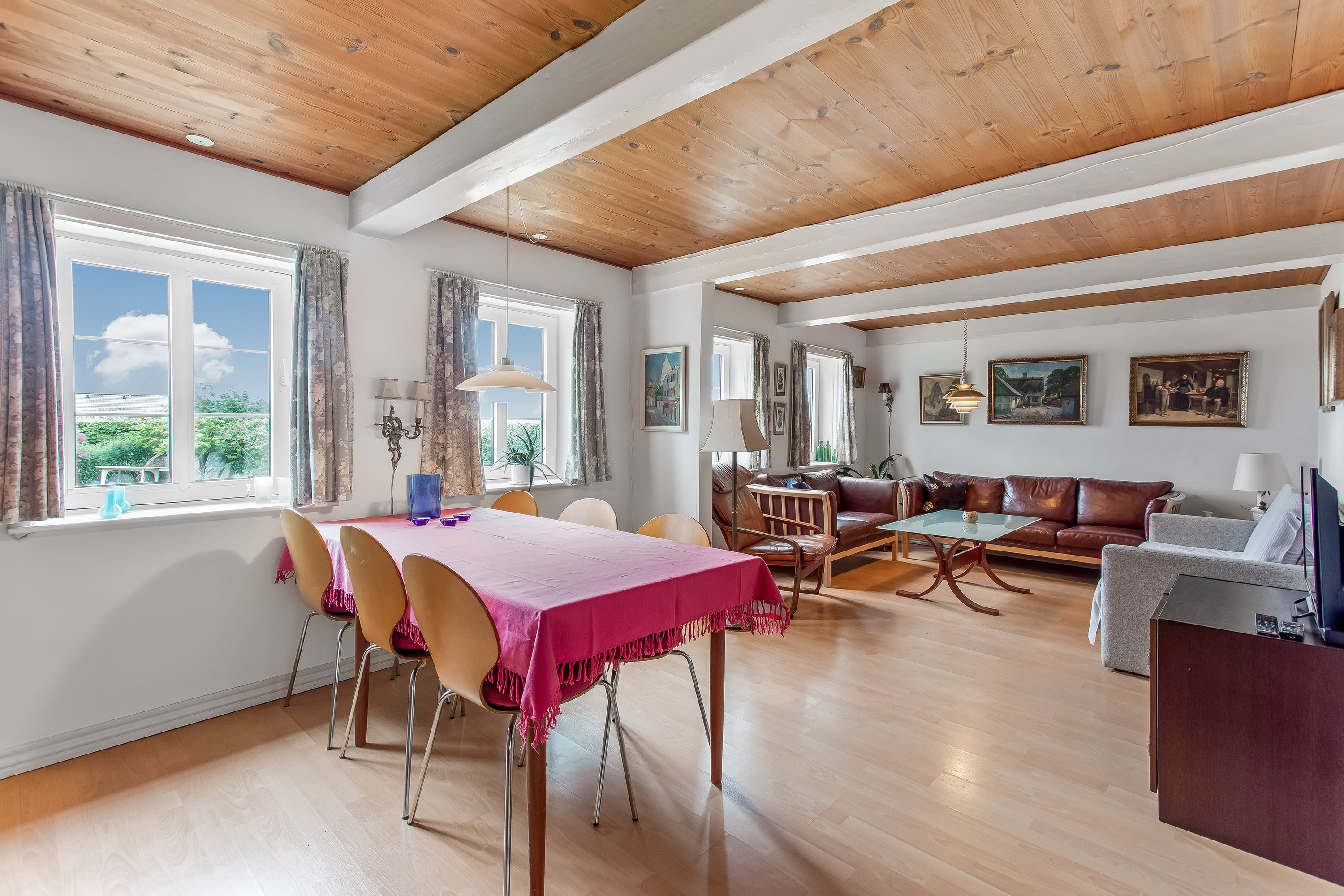 Fremhævet stue billede i fuldskærmstilstand. Billede af Søndervej 8, Emmerlev, 6280 Højer