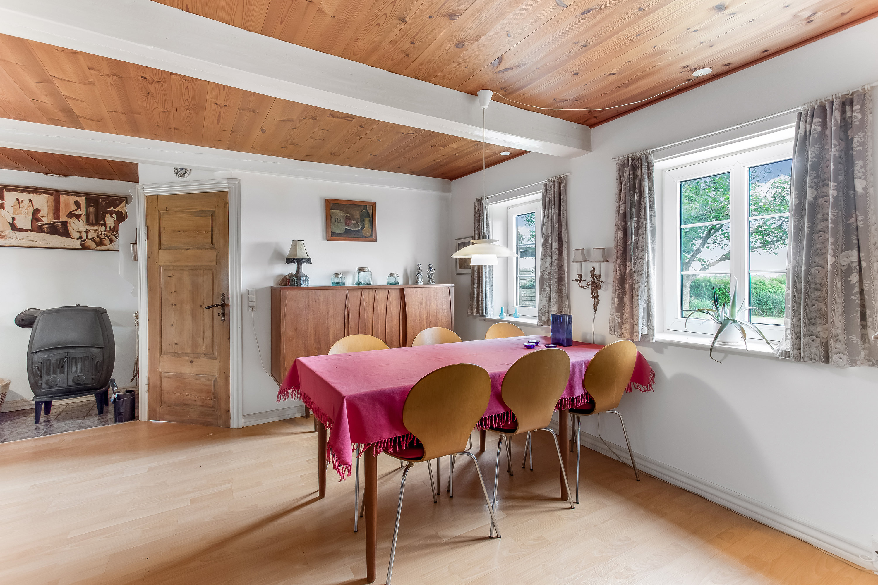 Fremhævet stue billede i fuldskærmstilstand. Billede af Søndervej 8, Emmerlev, 6280 Højer