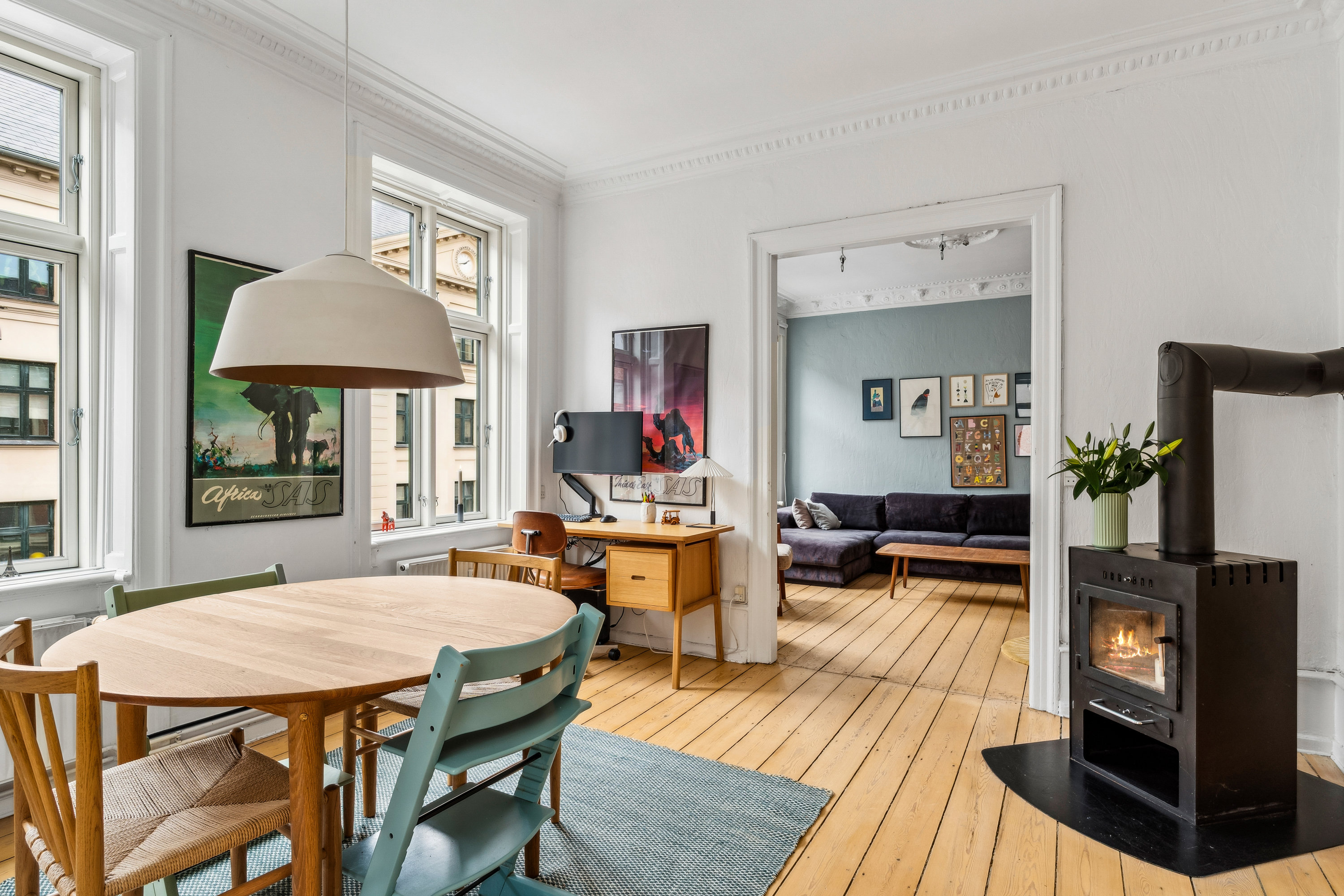 Fremhævet stue billede i fuldskærmstilstand. Billede af Ryesgade 32, 2. th., 2200 København N