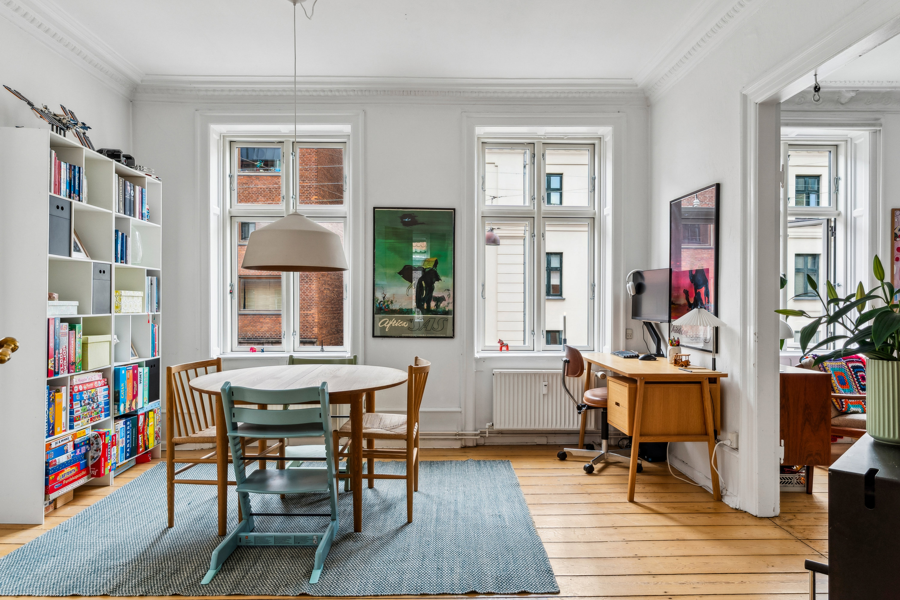 Fremhævet stue billede i fuldskærmstilstand. Billede af Ryesgade 32, 2. th., 2200 København N