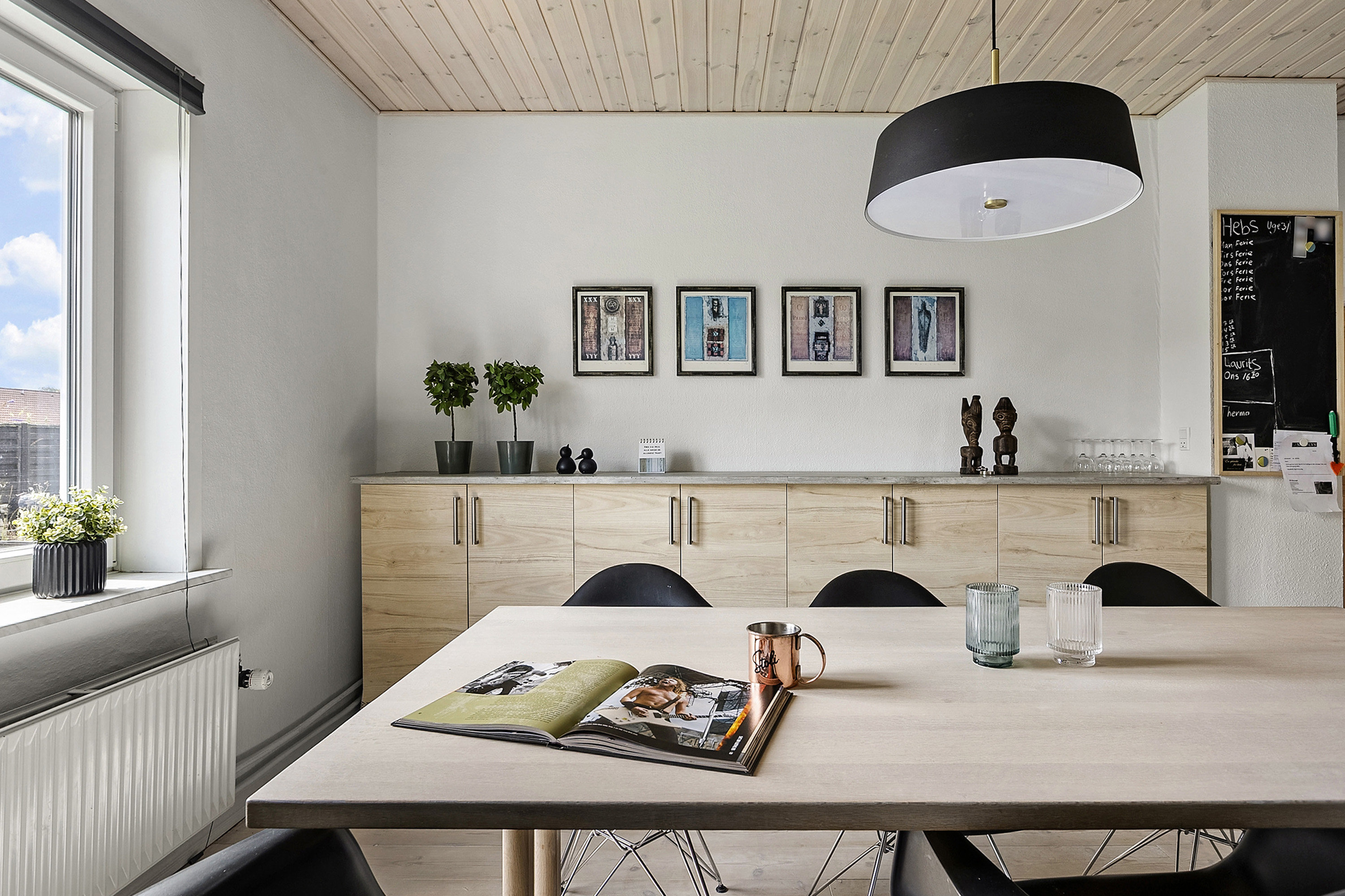 Fremhævet spisestue billede i fuldskærmstilstand. Billede af Højvang 1A, 6230 Rødekro