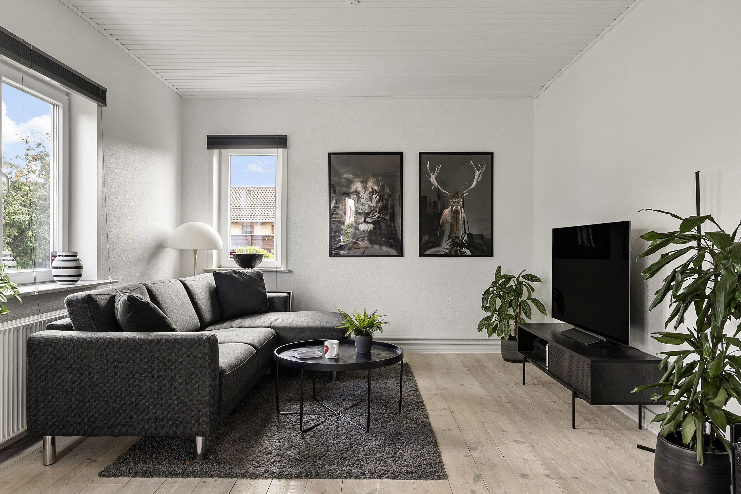 Fremhævet stue billede i fuldskærmstilstand. Billede af Højvang 1A, 6230 Rødekro