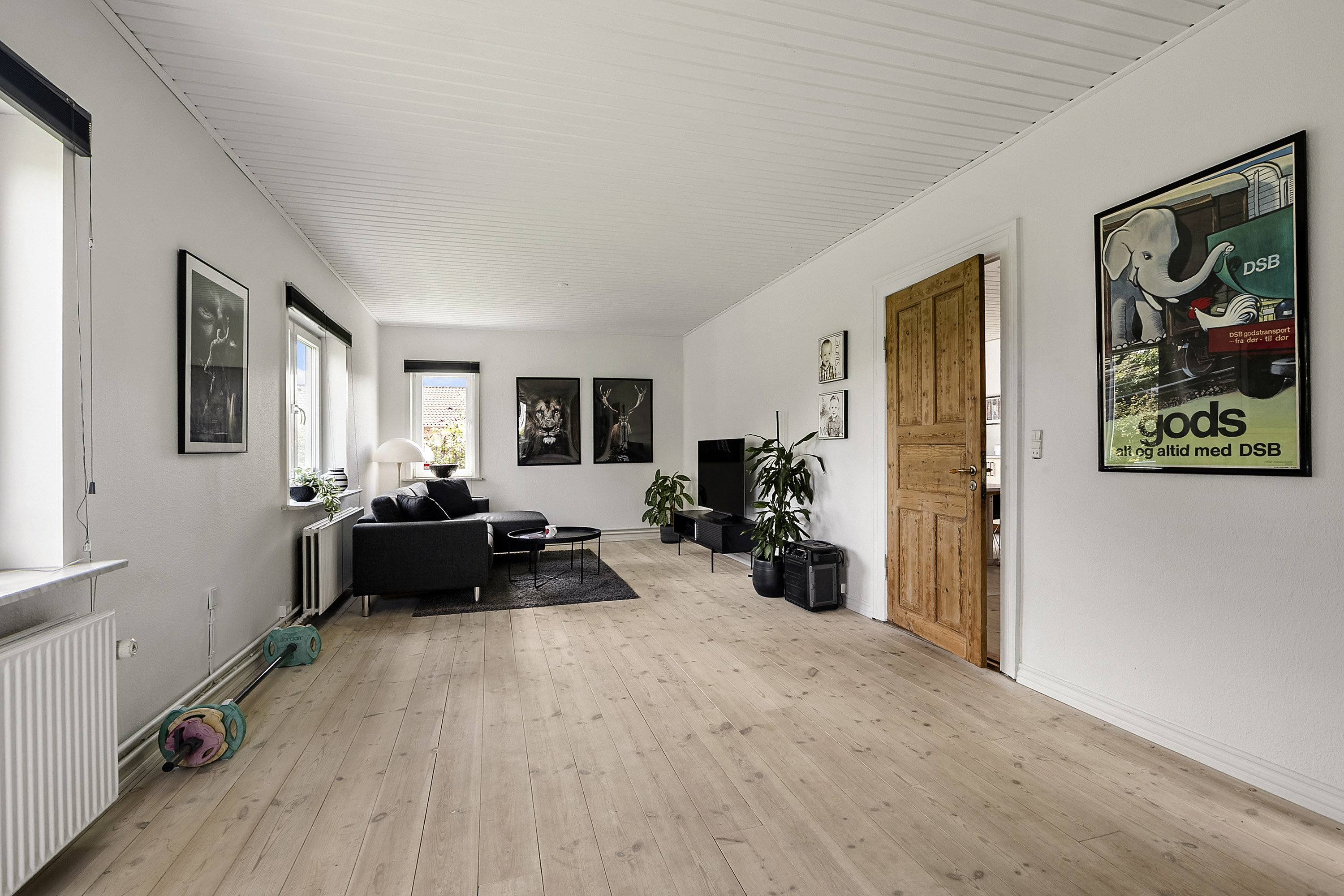 Fremhævet stue billede i fuldskærmstilstand. Billede af Højvang 1A, 6230 Rødekro