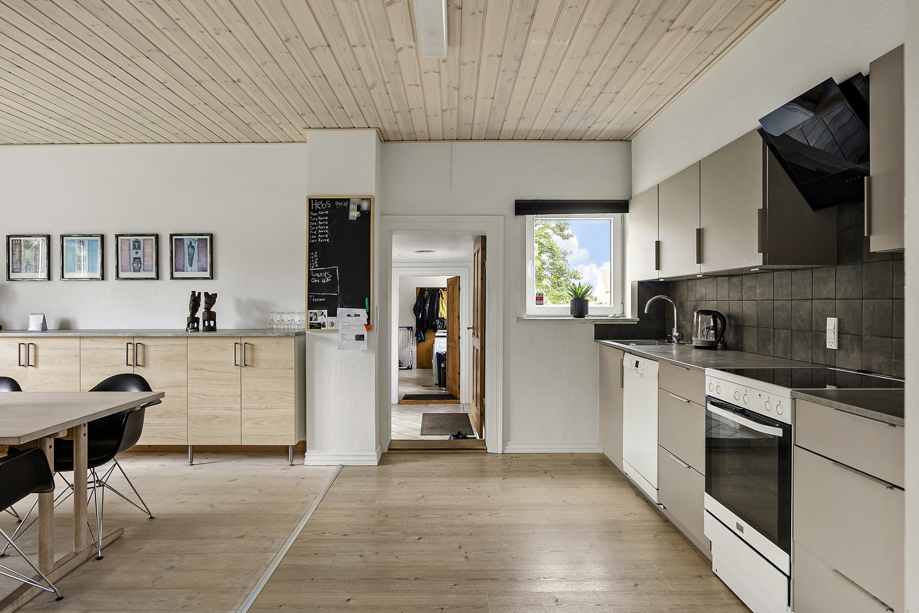 Fremhævet køkken billede i fuldskærmstilstand. Billede af Højvang 1A, 6230 Rødekro