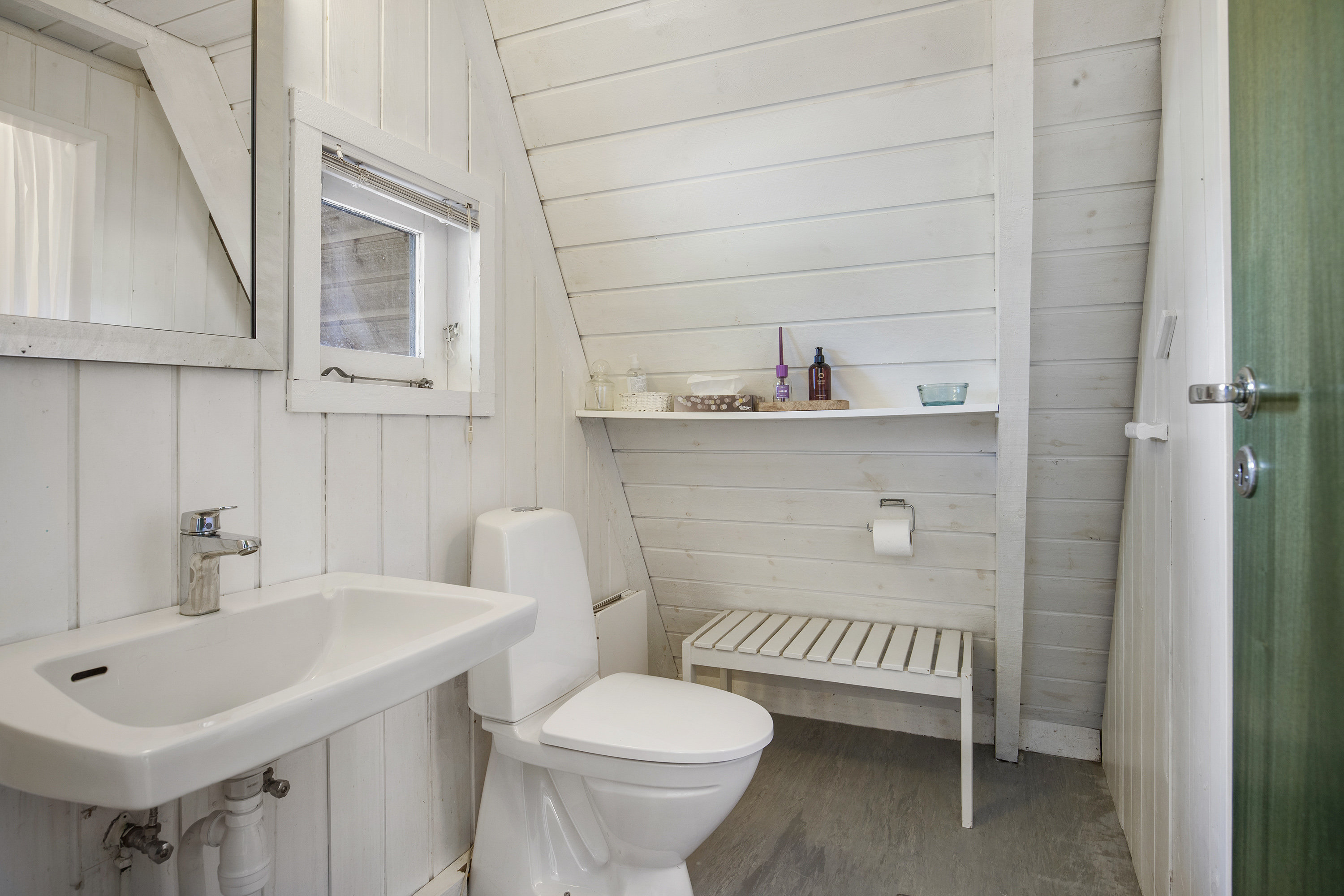 Fremhævet badeværelse billede i fuldskærmstilstand. Billede af Golfsvinget 201, Gatten, 9640 Farsø