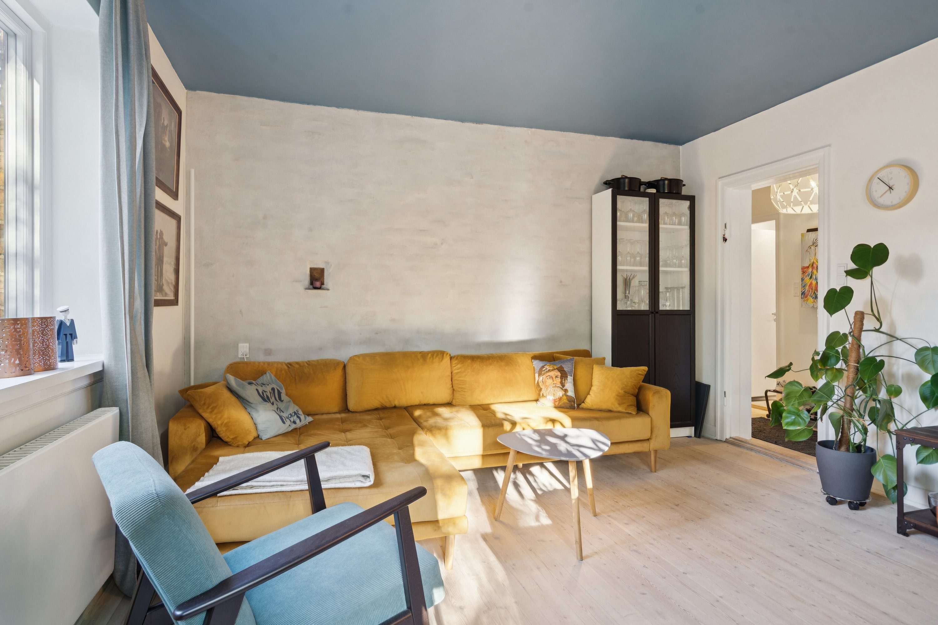 Fremhævet stue billede i fuldskærmstilstand. Billede af Åløkkehaven 62, st.. th., 5000 Odense C