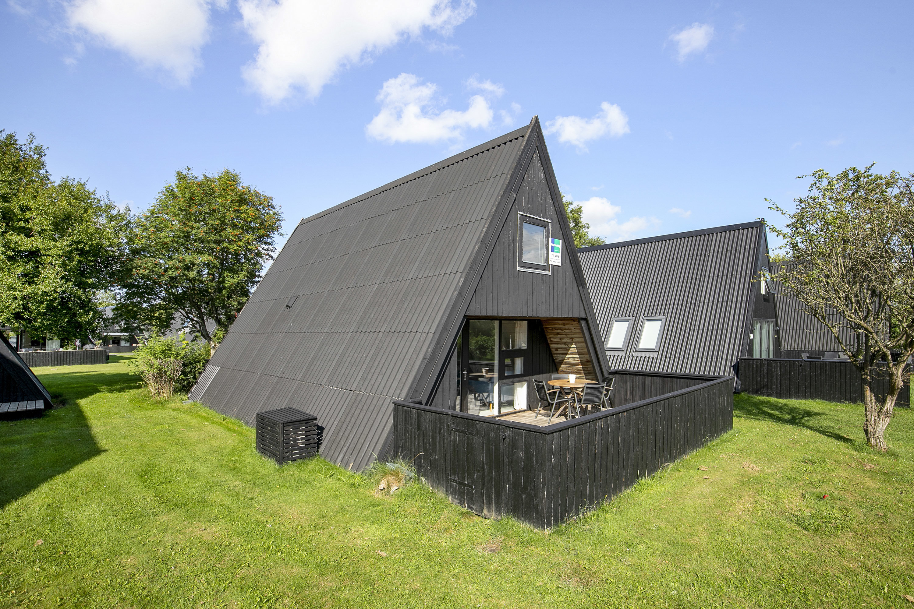 Fremhævet facade billede i fuldskærmstilstand. Billede af Golfsvinget 201, Gatten, 9640 Farsø