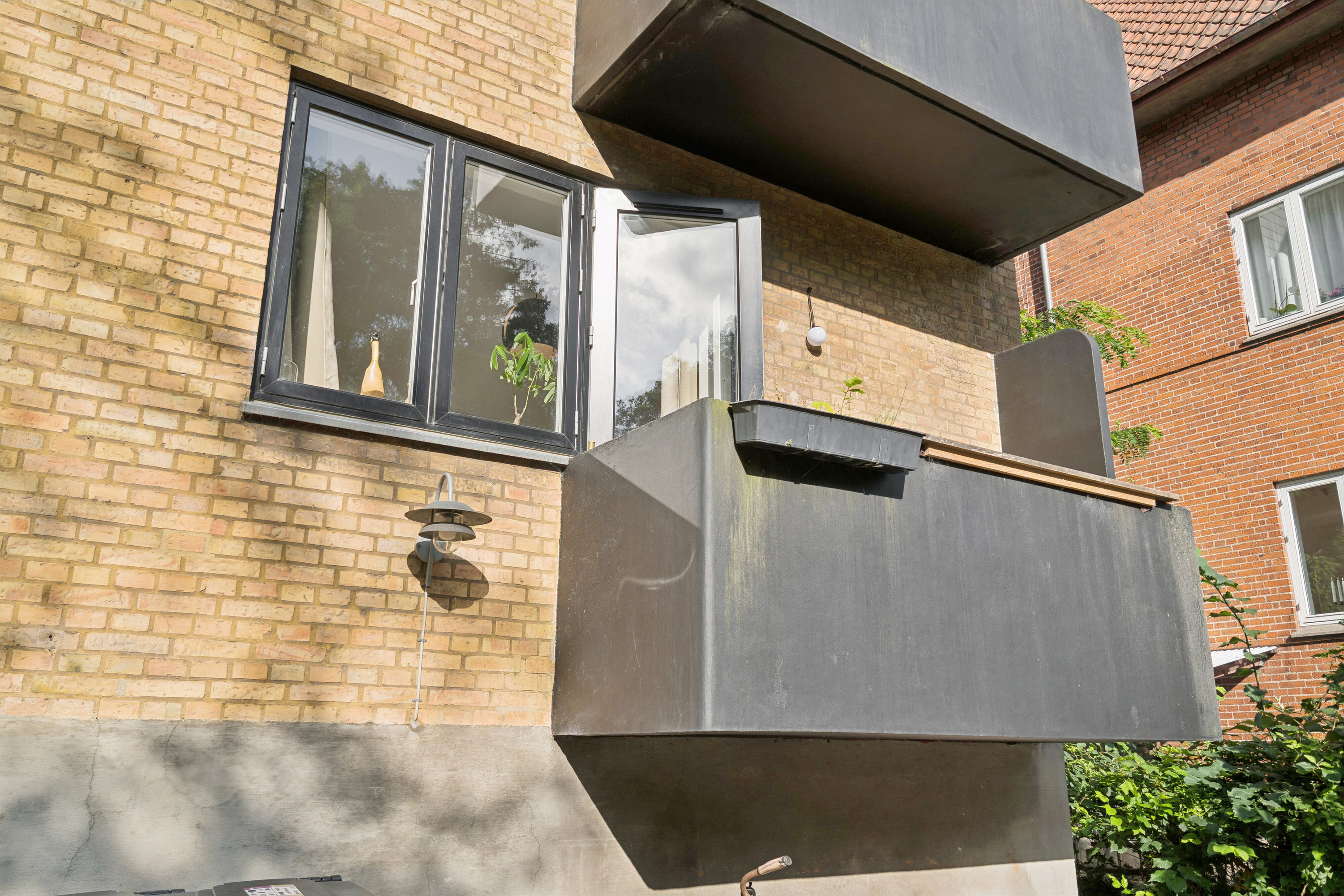 Fremhævet udendørs billede i fuldskærmstilstand. Billede af Åløkkehaven 62, st.. th., 5000 Odense C