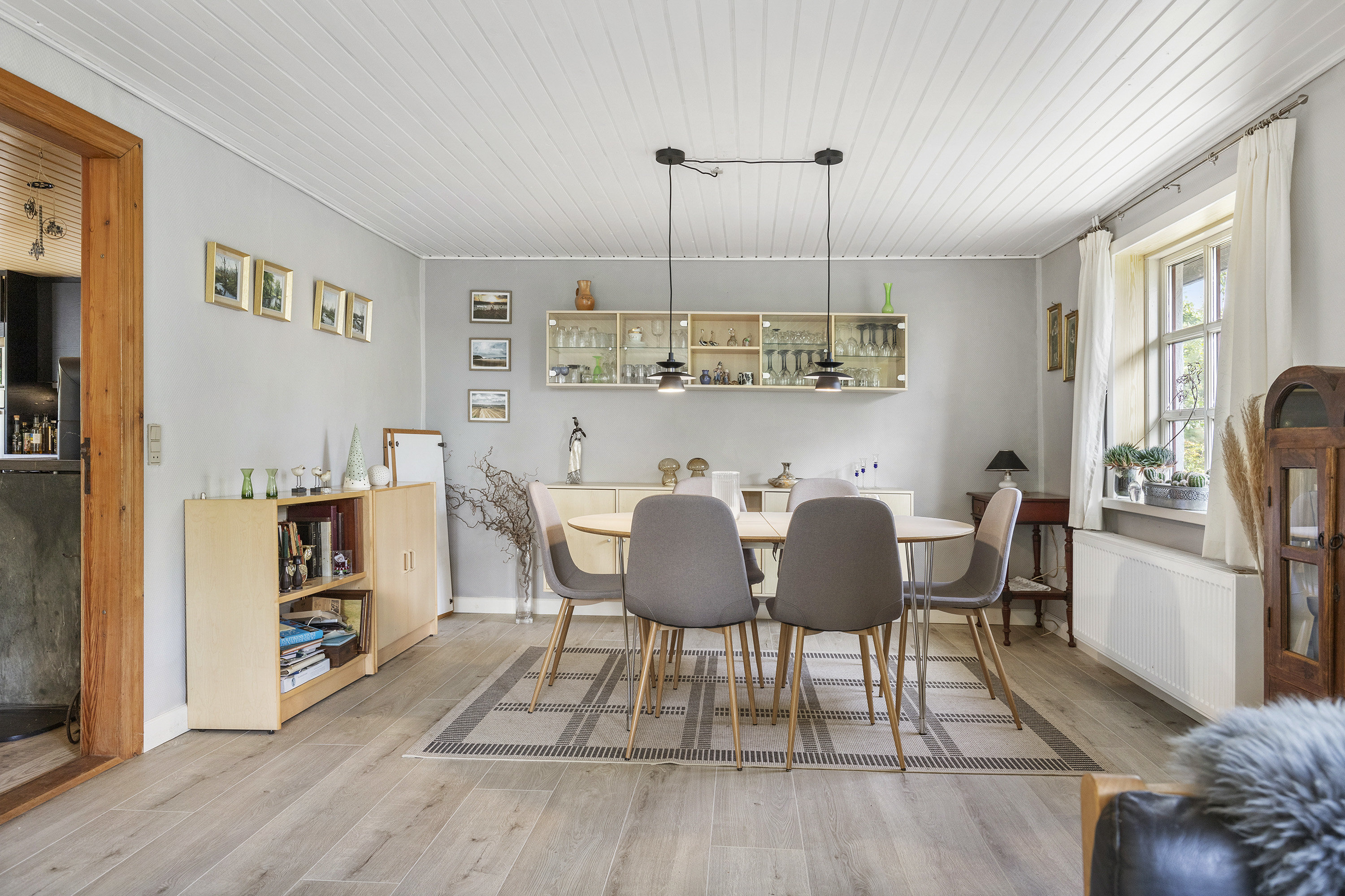 Fremhævet stue billede i fuldskærmstilstand. Billede af Viborgvej 56, St Binderup, 9600 Aars