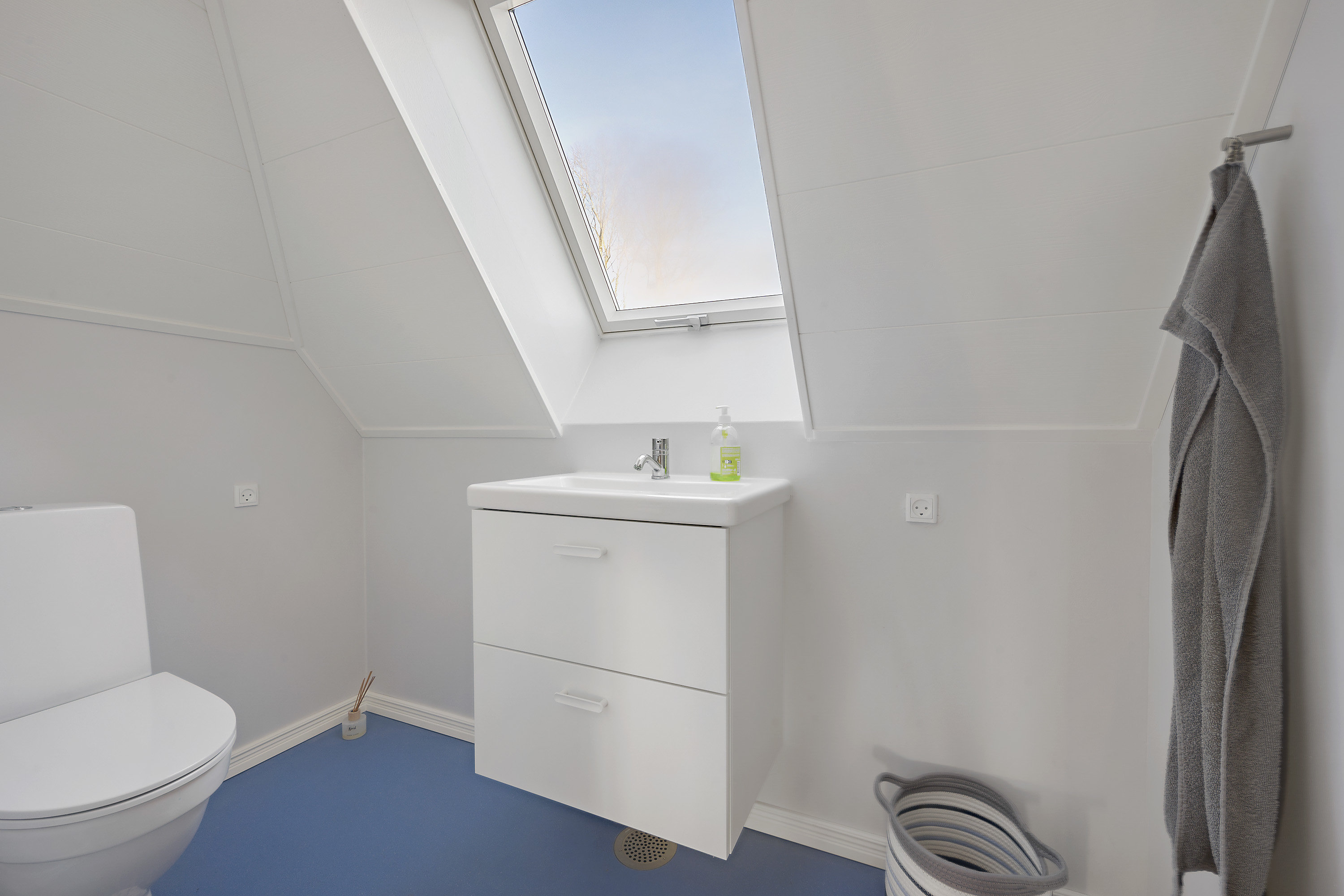 Fremhævet toilet billede i fuldskærmstilstand. Billede af Flintemosevej 30, Bøgesø, 4700 Næstved