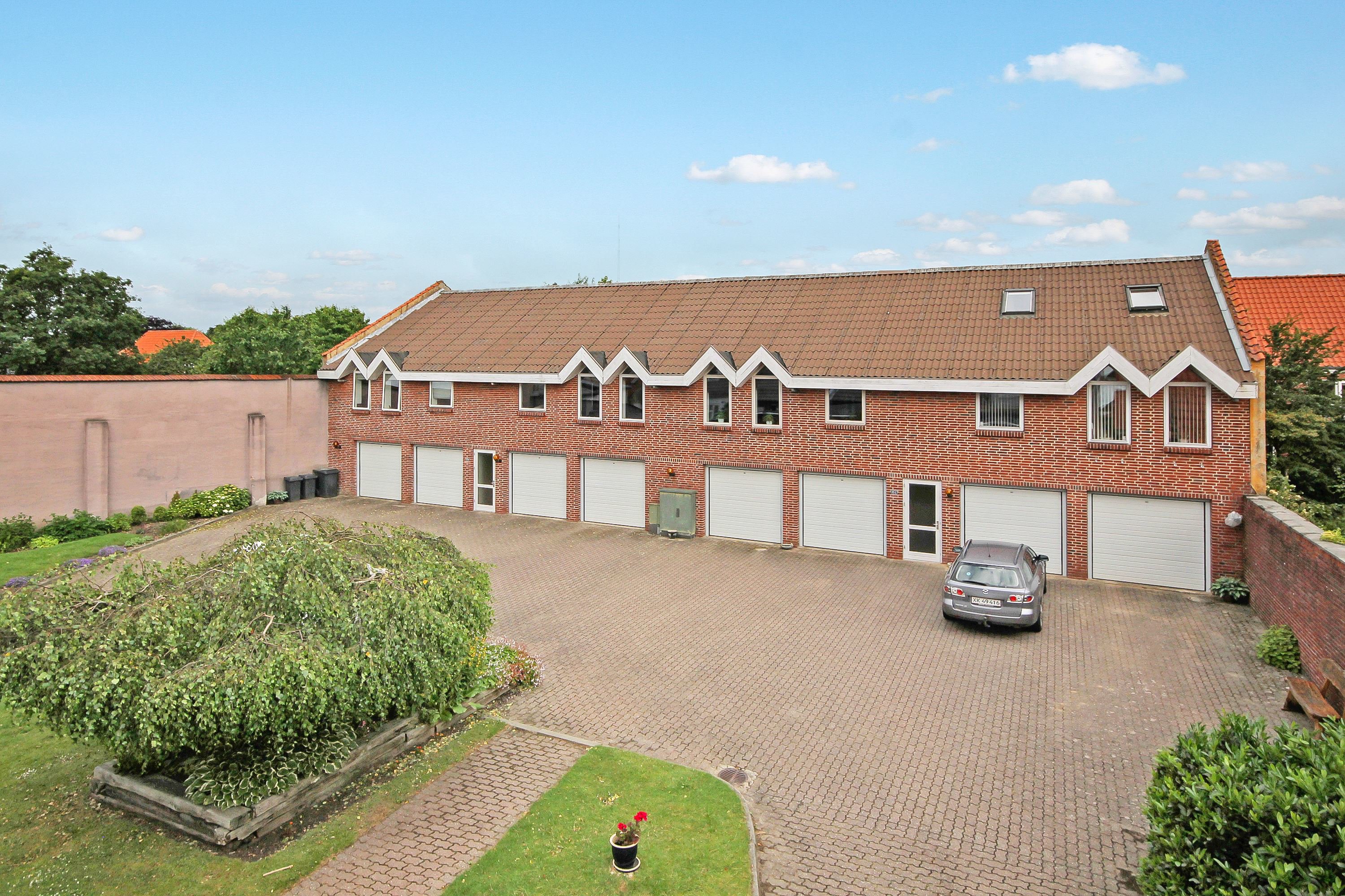 Miniaturebillede 1: ejendommen. Billede af Nørrevold 11C, 1. tv., 6800 Varde