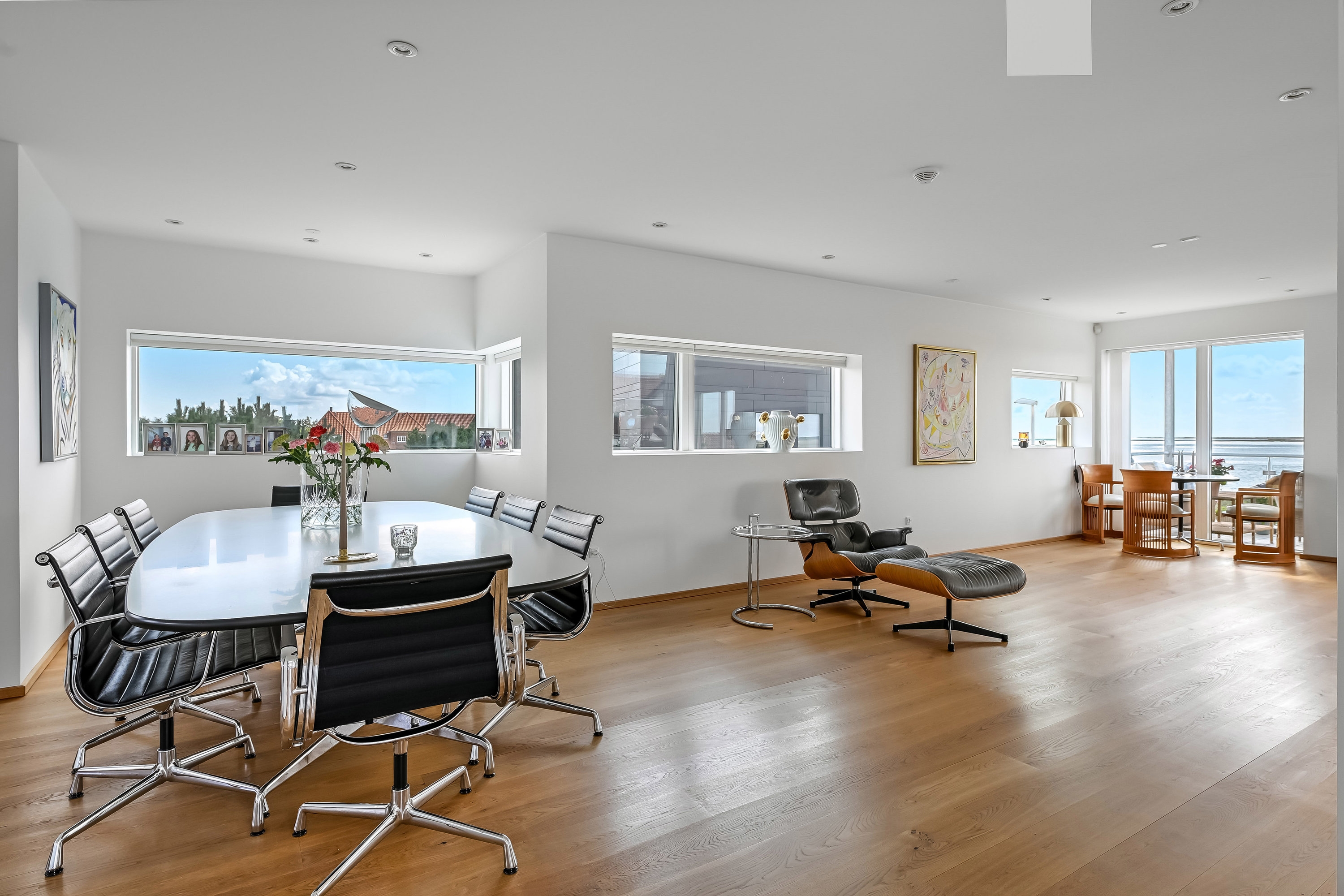 Fremhævet stue billede i fuldskærmstilstand. Billede af Svalevænget 7, Hjerting, 6710 Esbjerg V