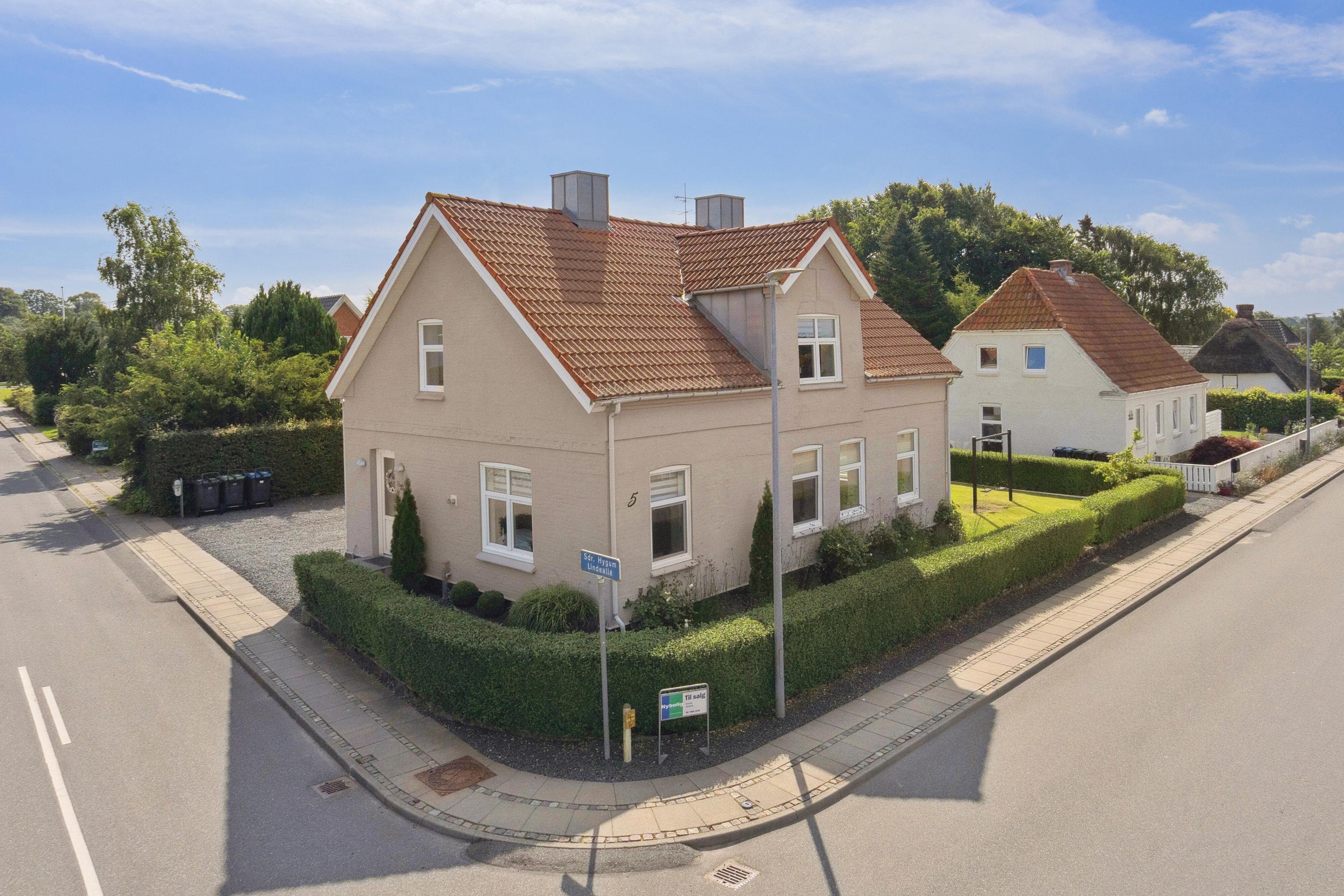 Fremhævet set fra vejen billede i fuldskærmstilstand. Billede af Skolegade 5, Sdr Hygum, 6630 Rødding