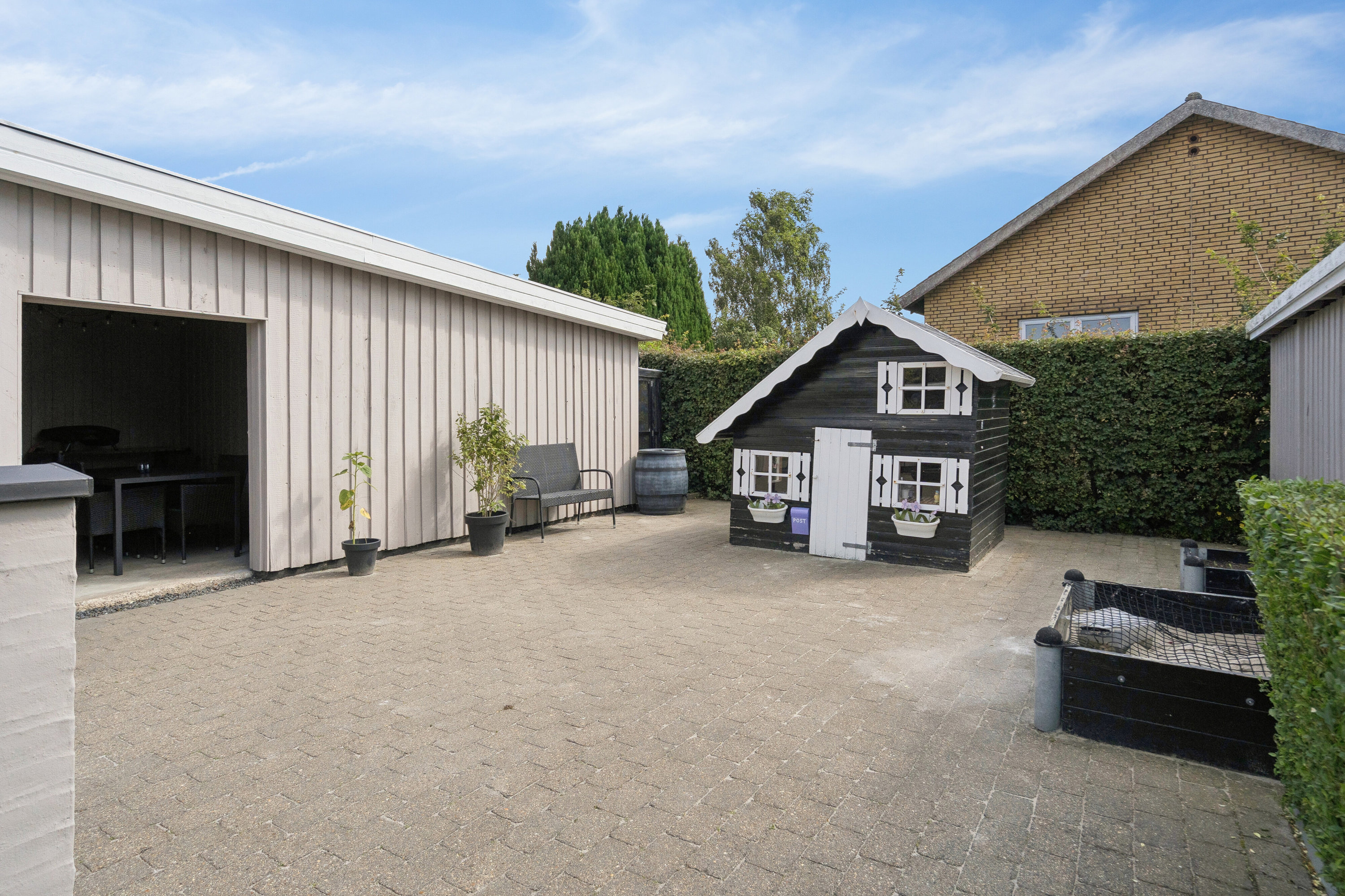 Fremhævet udendørs billede i fuldskærmstilstand. Billede af Skolegade 5, Sdr Hygum, 6630 Rødding