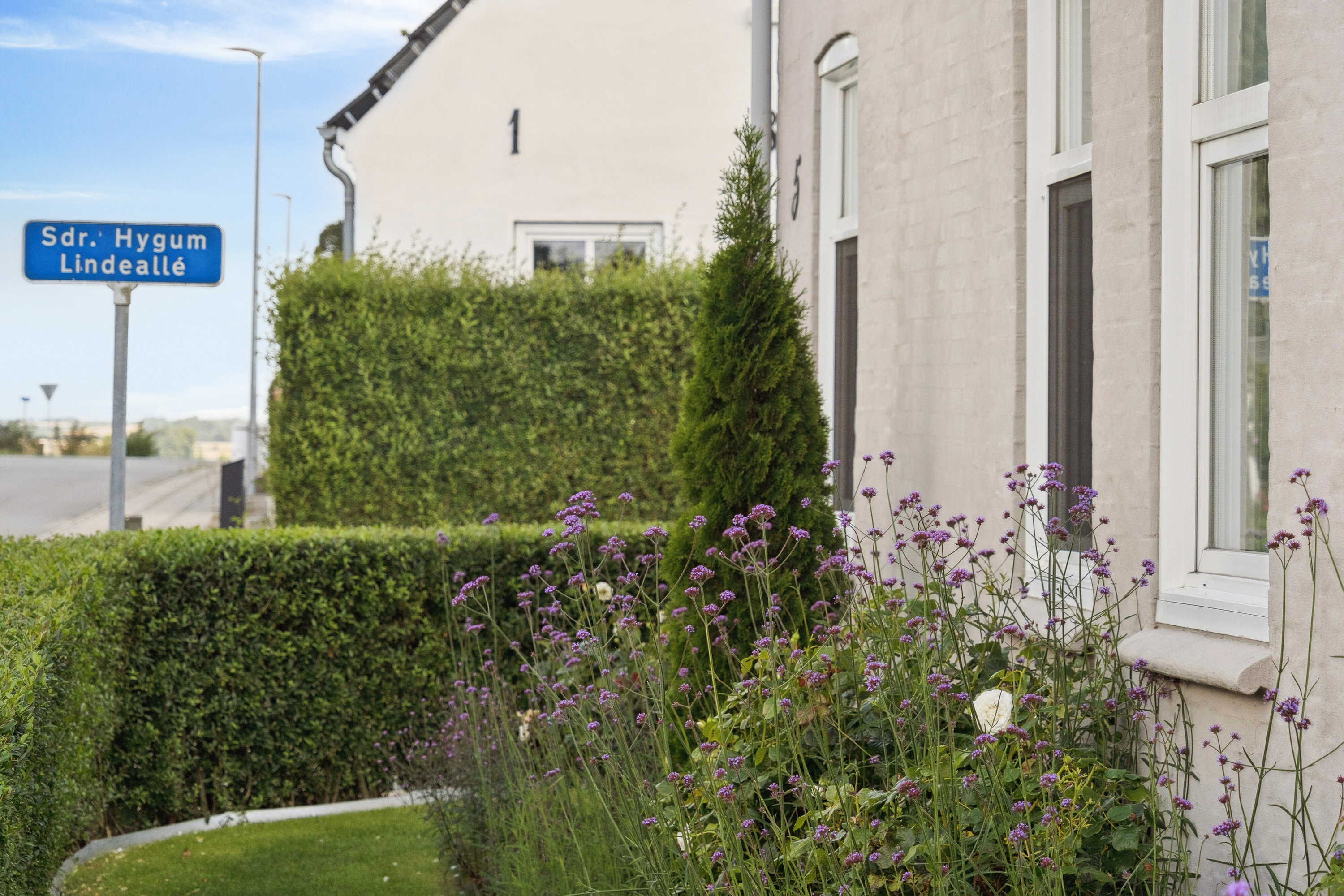 Fremhævet udendørs billede i fuldskærmstilstand. Billede af Skolegade 5, Sdr Hygum, 6630 Rødding