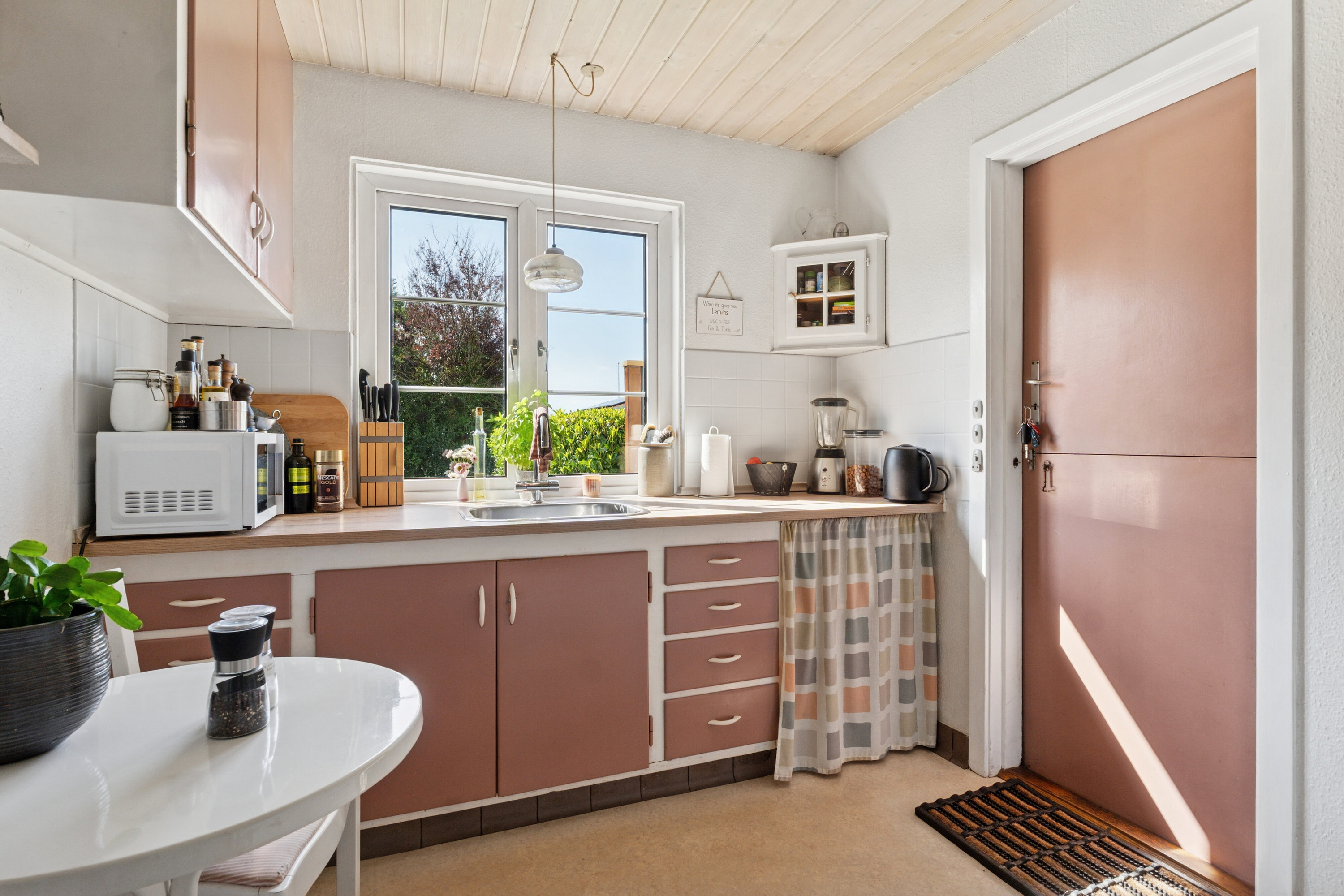 Fremhævet køkken billede i fuldskærmstilstand. Billede af Tranevej 7, Ll Kongsmark, 4200 Slagelse