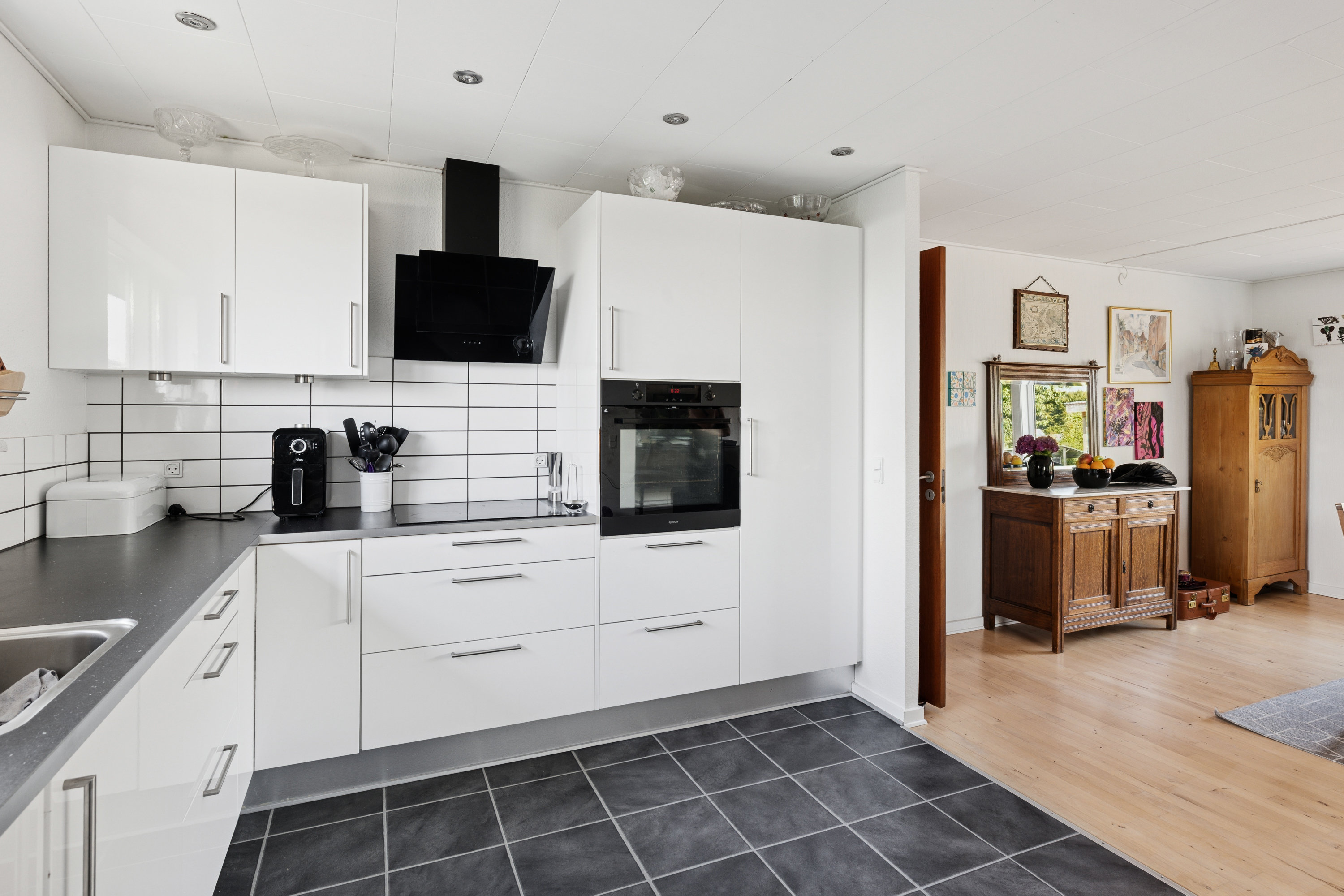 Fremhævet køkken billede i fuldskærmstilstand. Billede af Gl. Aalborgvej 113, 8800 Viborg