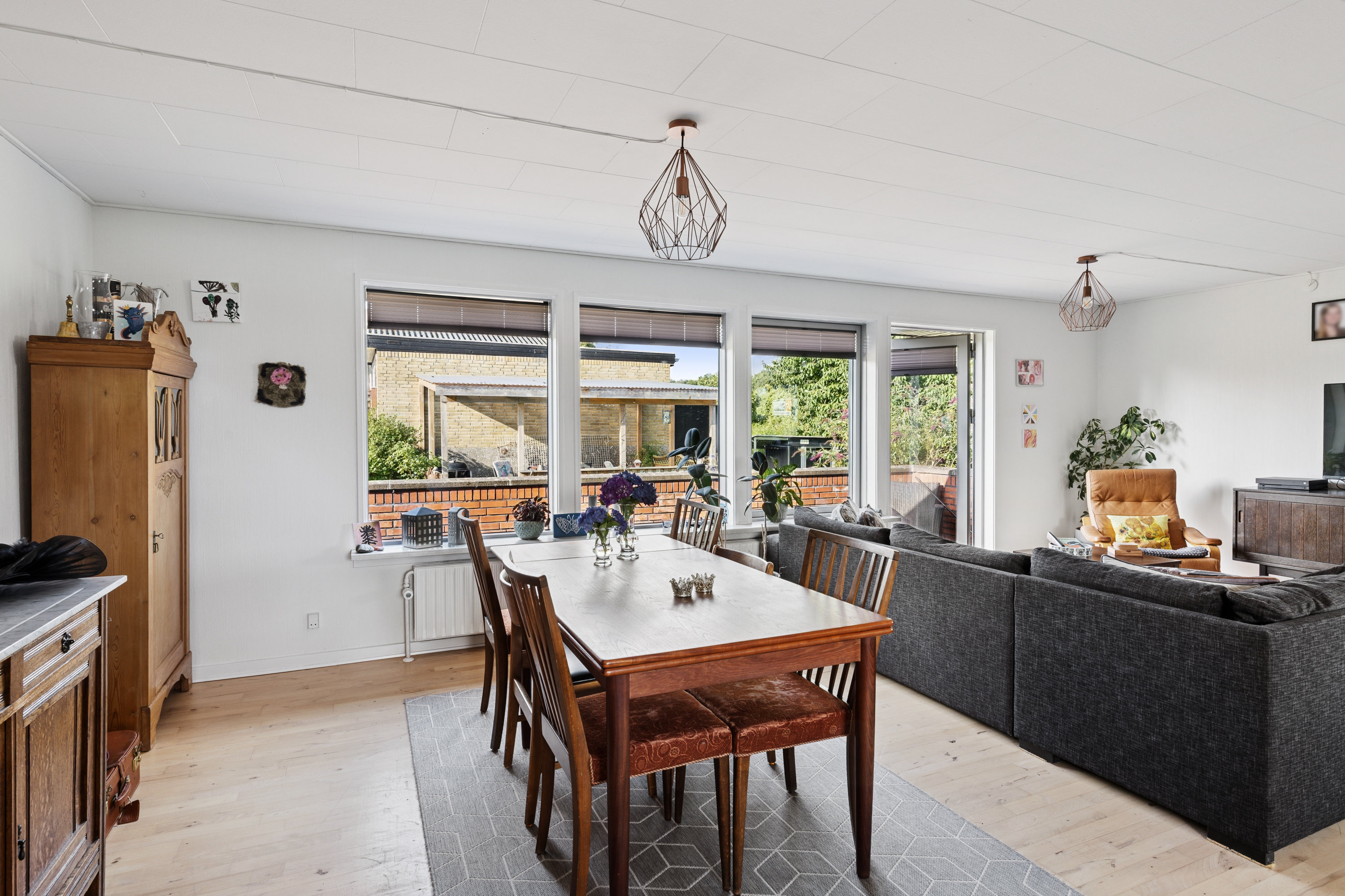 Fremhævet stue billede i fuldskærmstilstand. Billede af Gl. Aalborgvej 113, 8800 Viborg