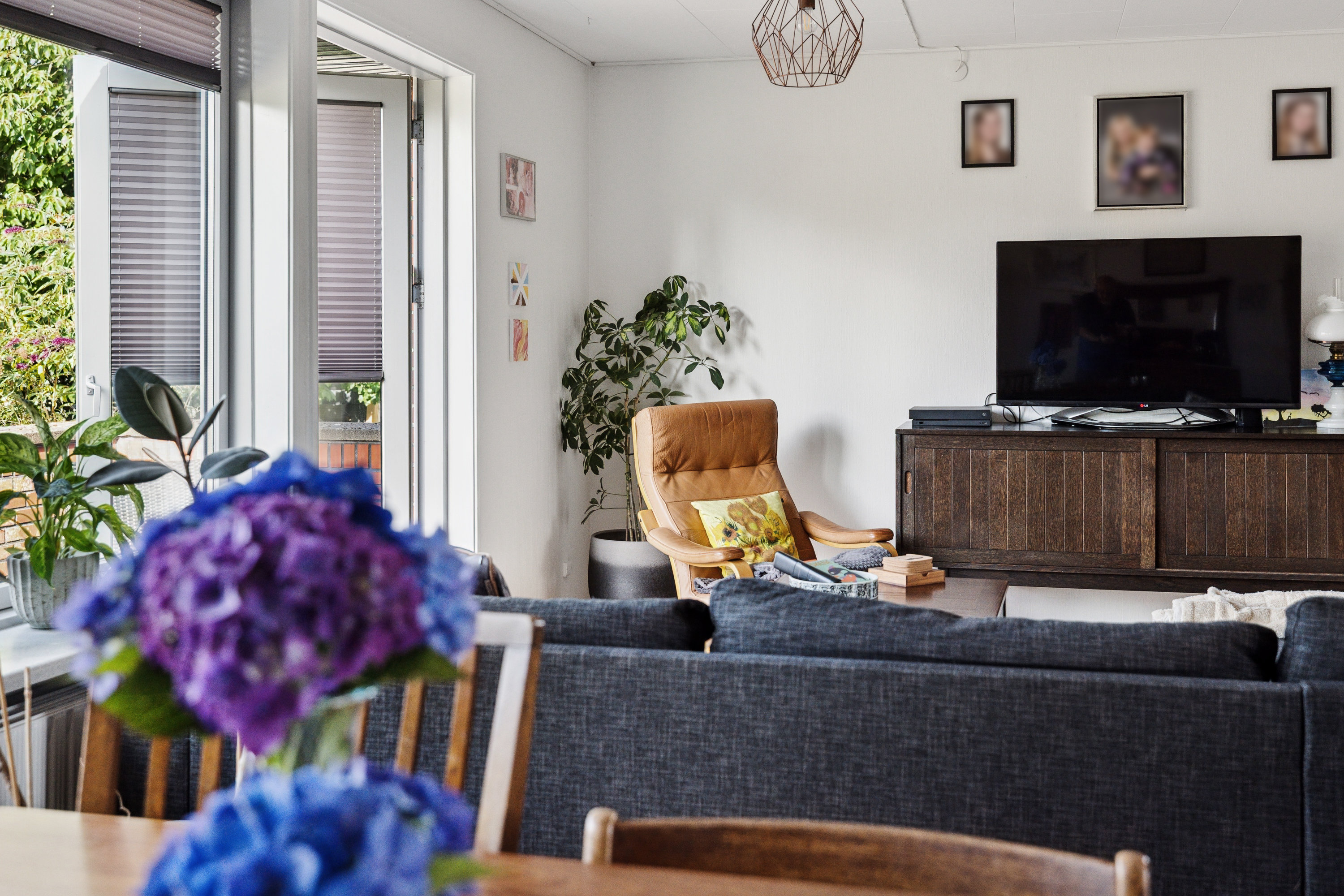 Fremhævet stue billede i fuldskærmstilstand. Billede af Gl. Aalborgvej 113, 8800 Viborg