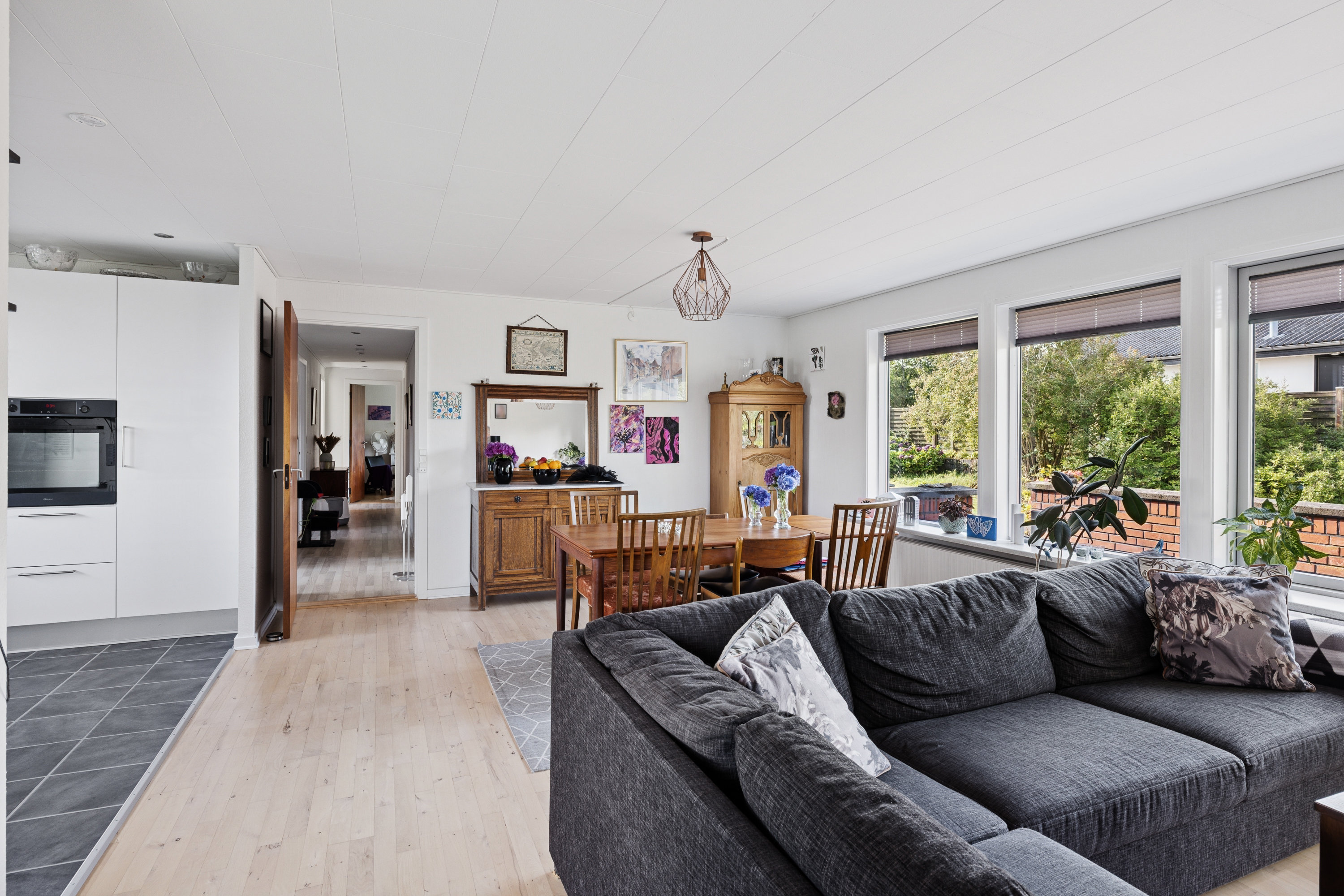 Fremhævet stue billede i fuldskærmstilstand. Billede af Gl. Aalborgvej 113, 8800 Viborg