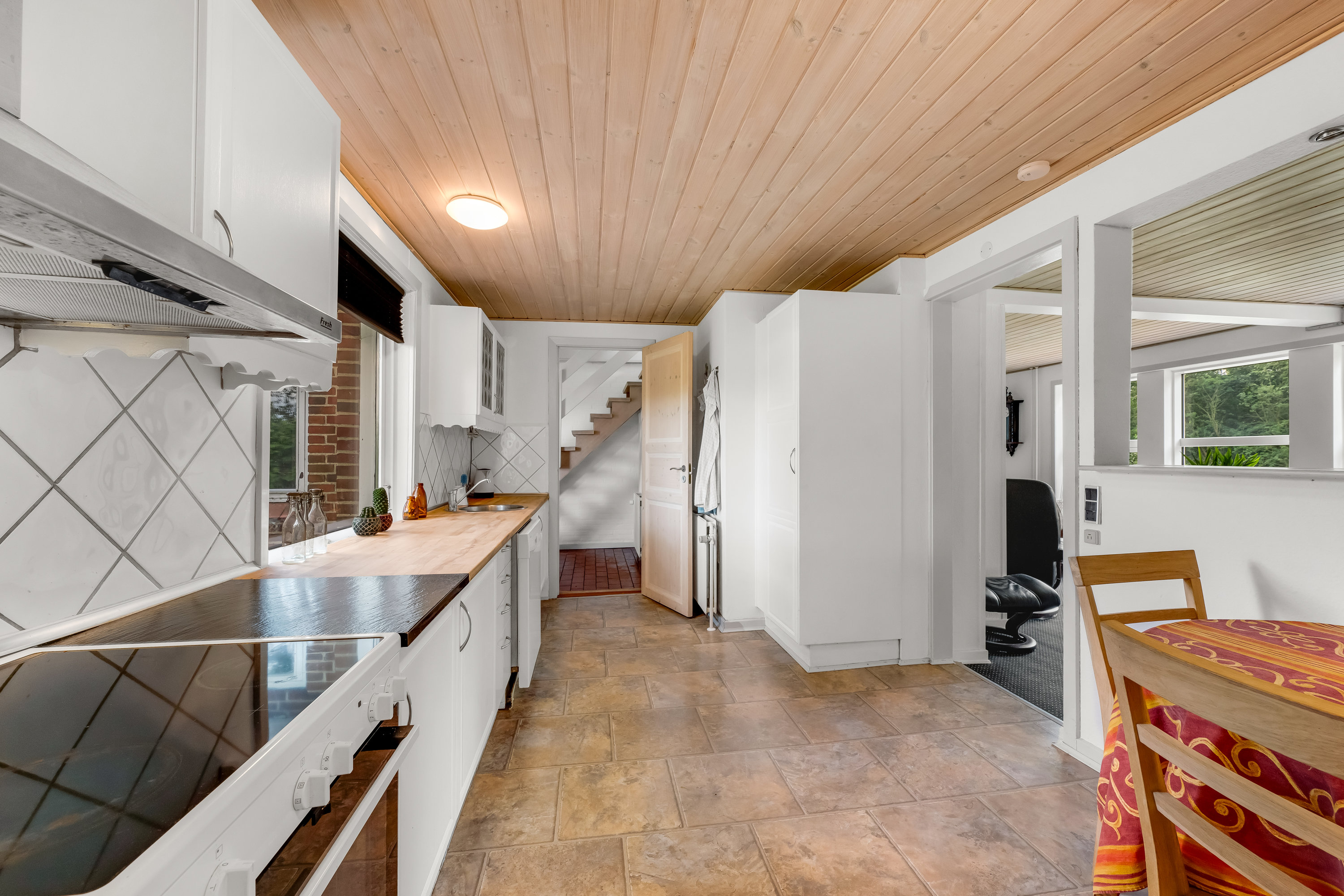 Fremhævet køkken billede i fuldskærmstilstand. Billede af Østergårdevej 5, Foersum, 6880 Tarm