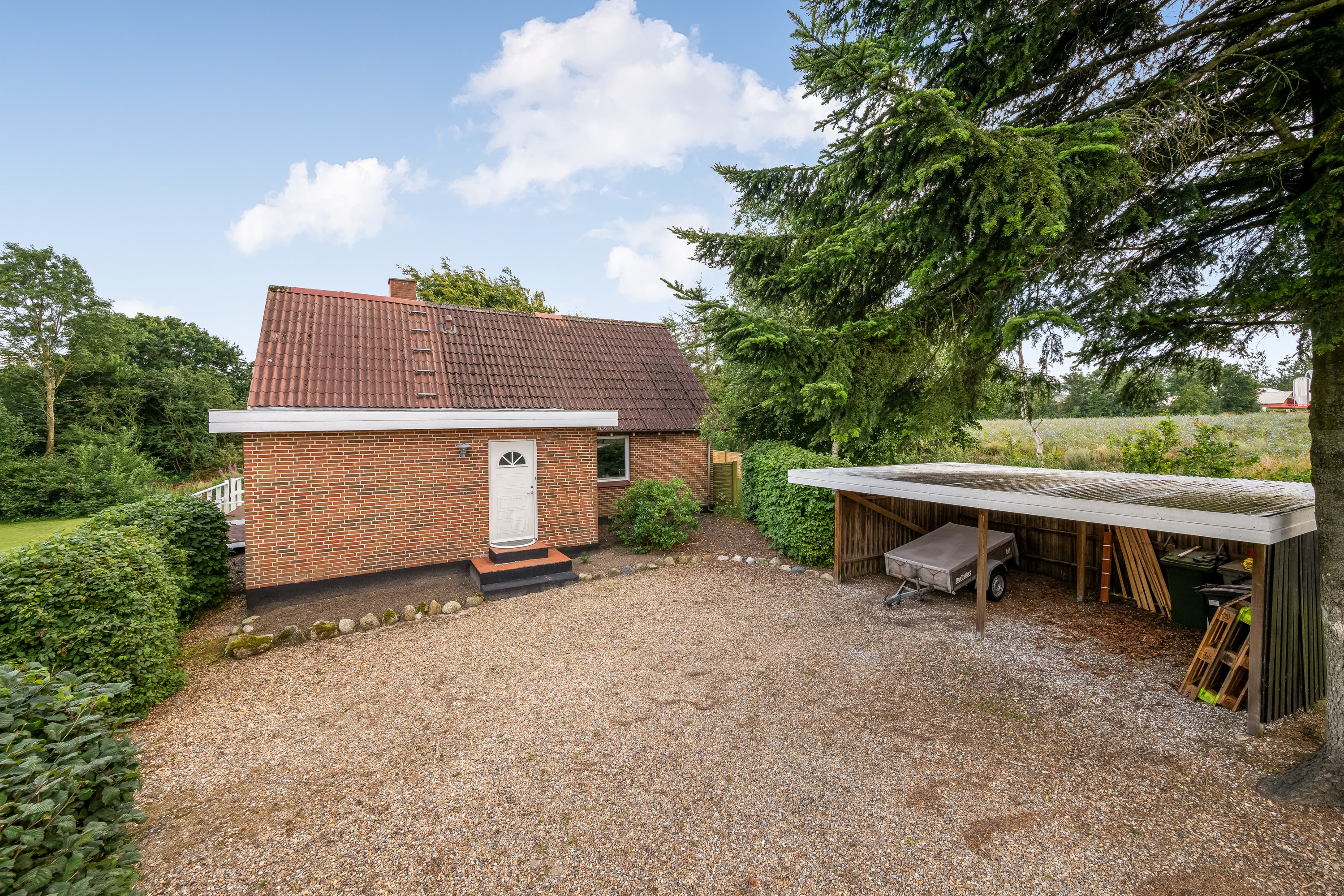 Fremhævet facade billede i fuldskærmstilstand. Billede af Østergårdevej 5, Foersum, 6880 Tarm