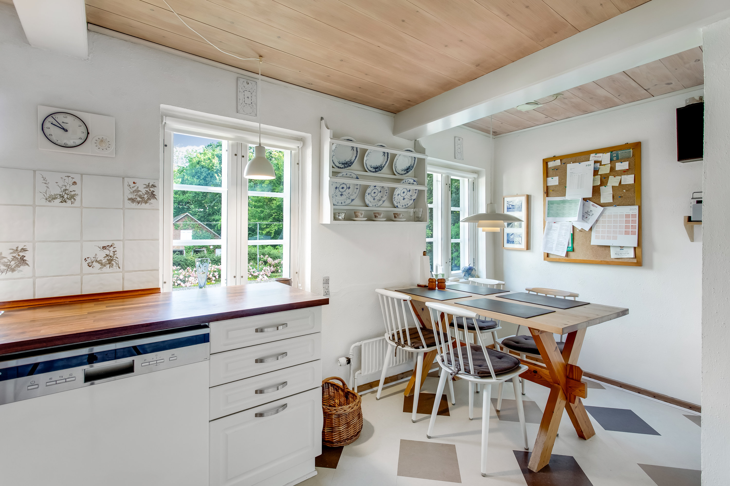 Fremhævet køkken billede i fuldskærmstilstand. Billede af Rudbølvej 3, 6280 Højer