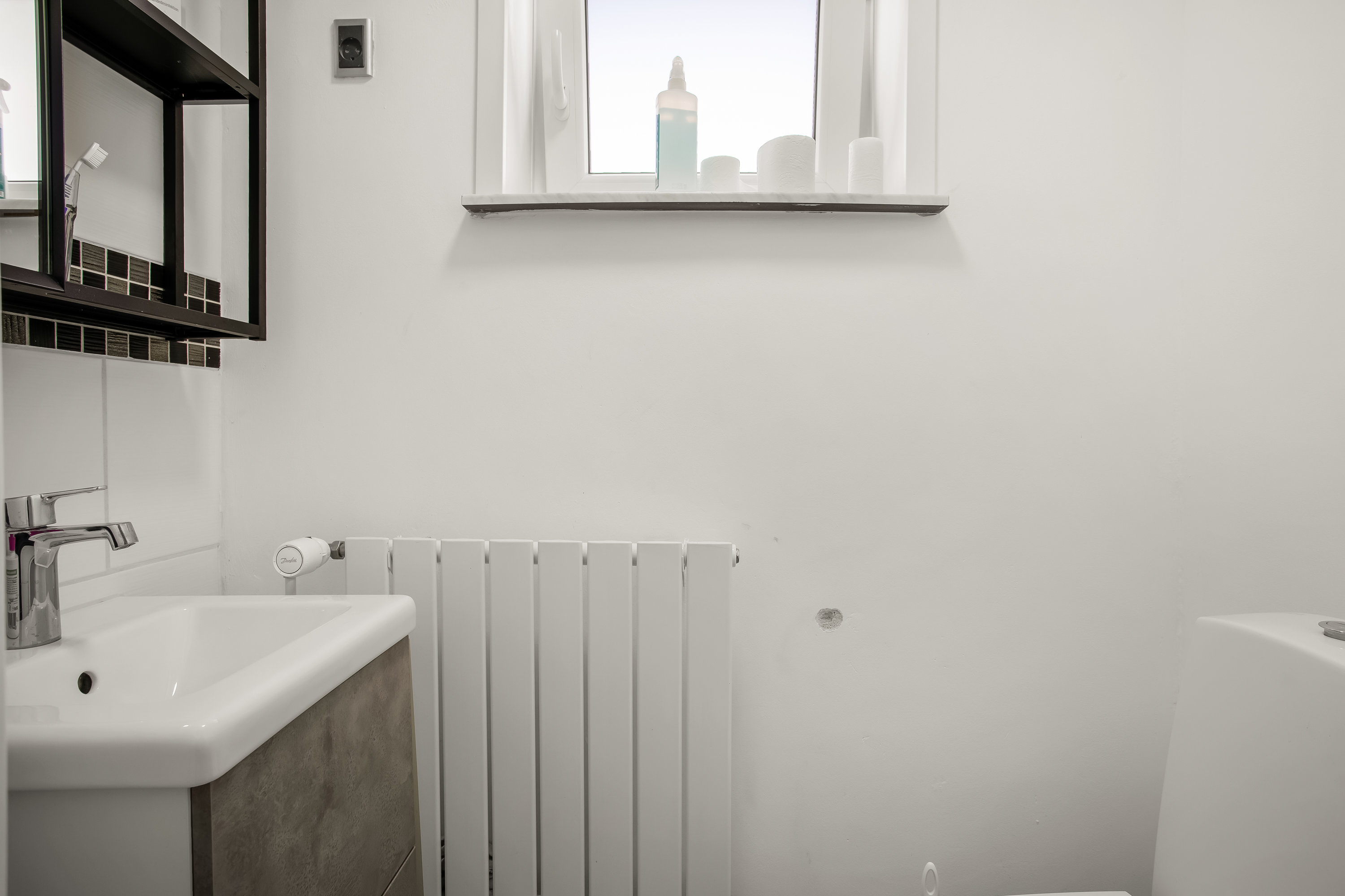 Fremhævet toilet billede i fuldskærmstilstand. Billede af Rådhusstræde 15, 6240 Løgumkloster