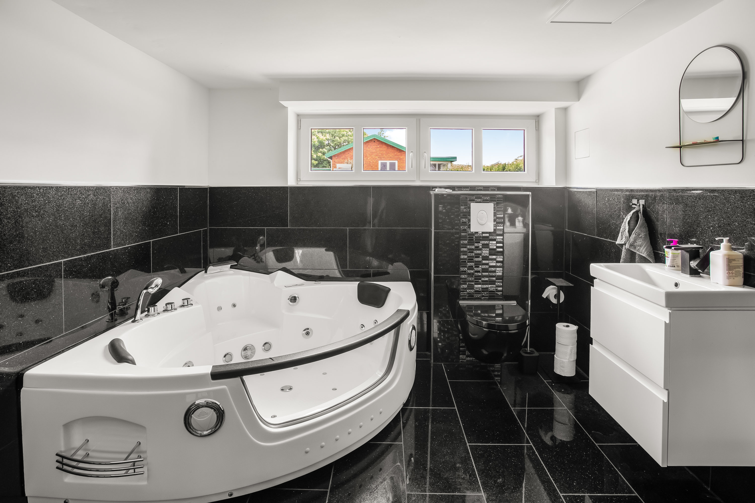 Fremhævet badeværelse billede i fuldskærmstilstand. Billede af Rådhusstræde 15, 6240 Løgumkloster