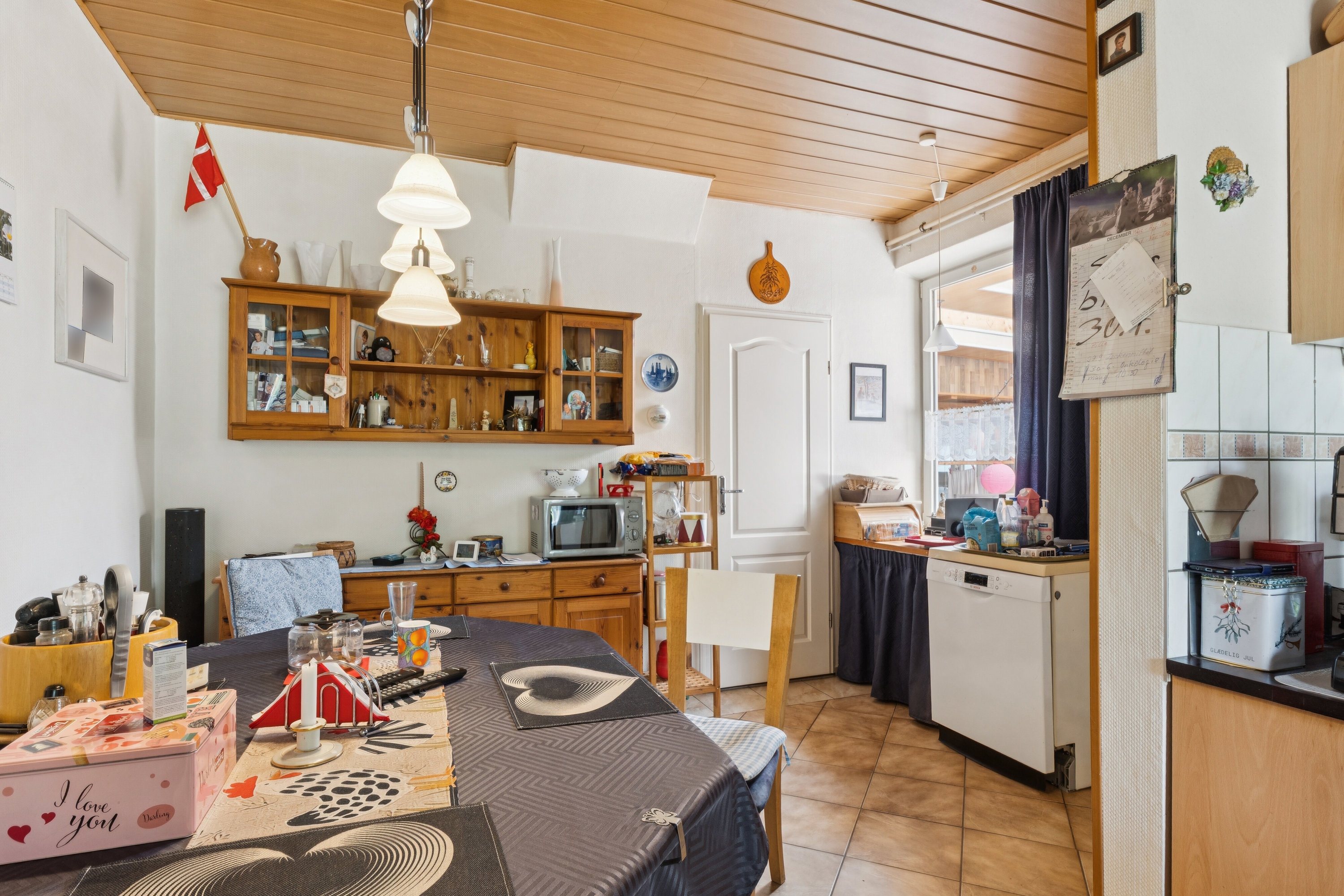 Fremhævet spisestue billede i fuldskærmstilstand. Billede af Hovedvejen 30A, 4733 Tappernøje