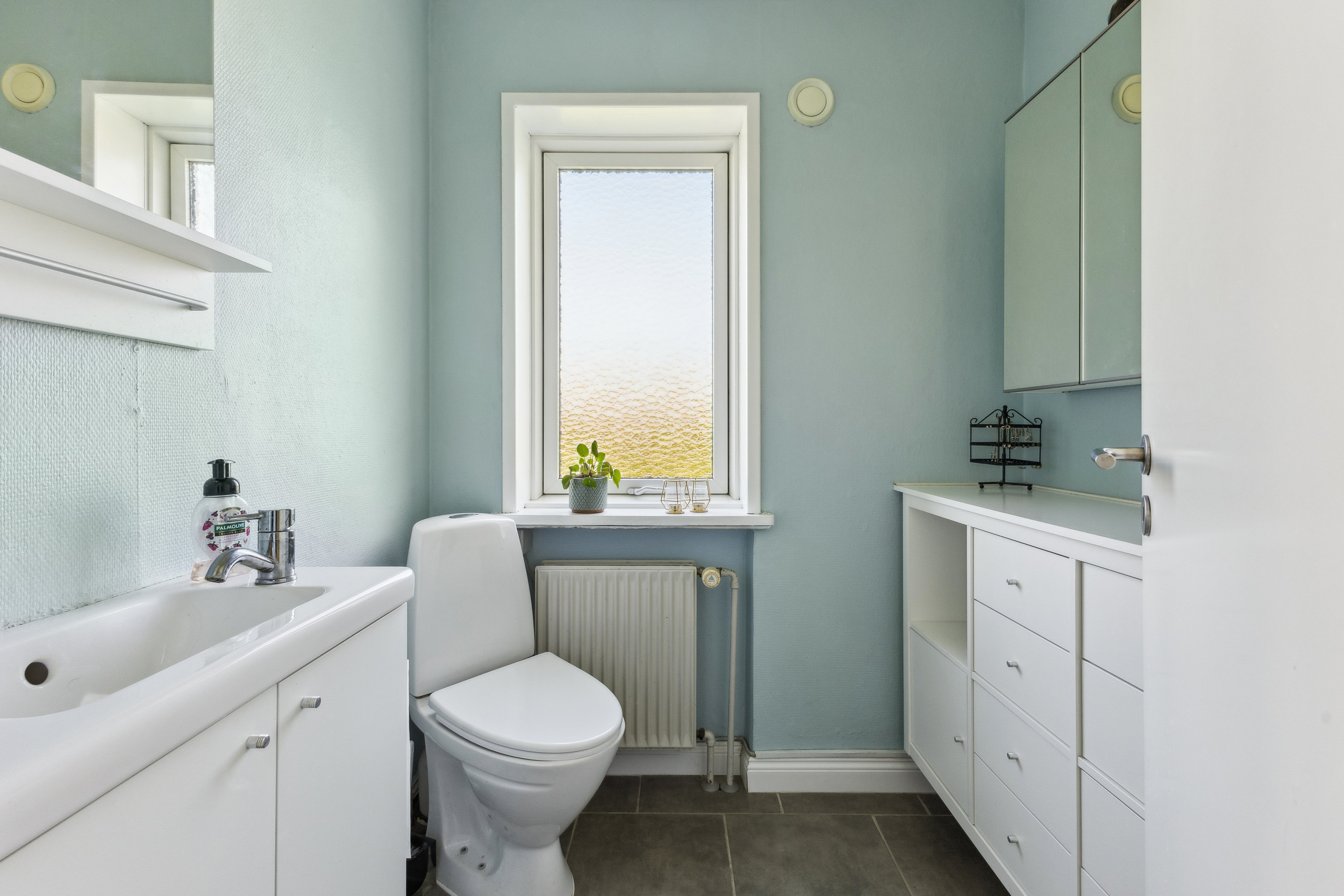 Fremhævet badeværelse billede i fuldskærmstilstand. Billede af Aabenraavej 108, Ragebøl, 6400 Sønderborg