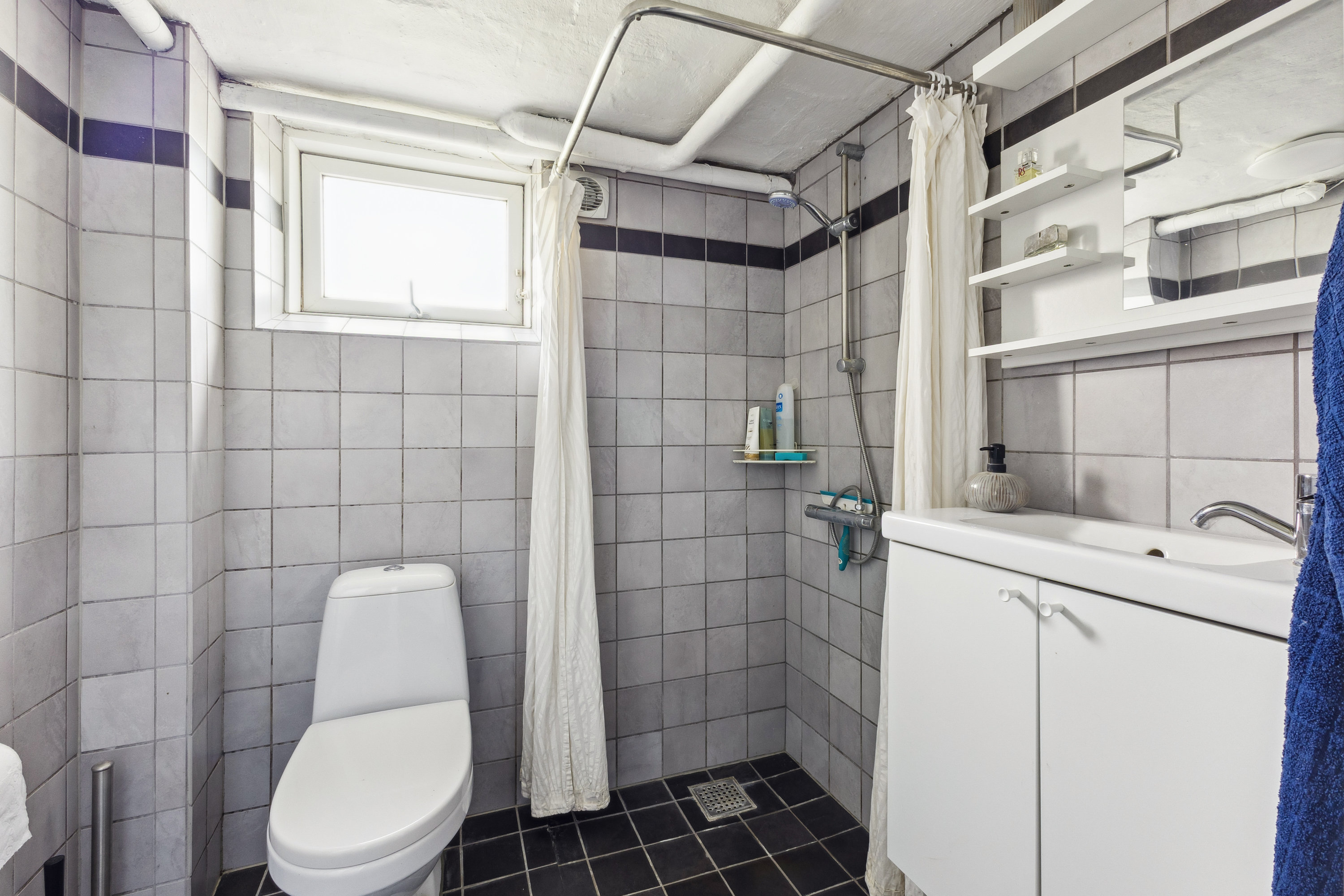 Fremhævet badeværelse billede i fuldskærmstilstand. Billede af Aabenraavej 108, Ragebøl, 6400 Sønderborg