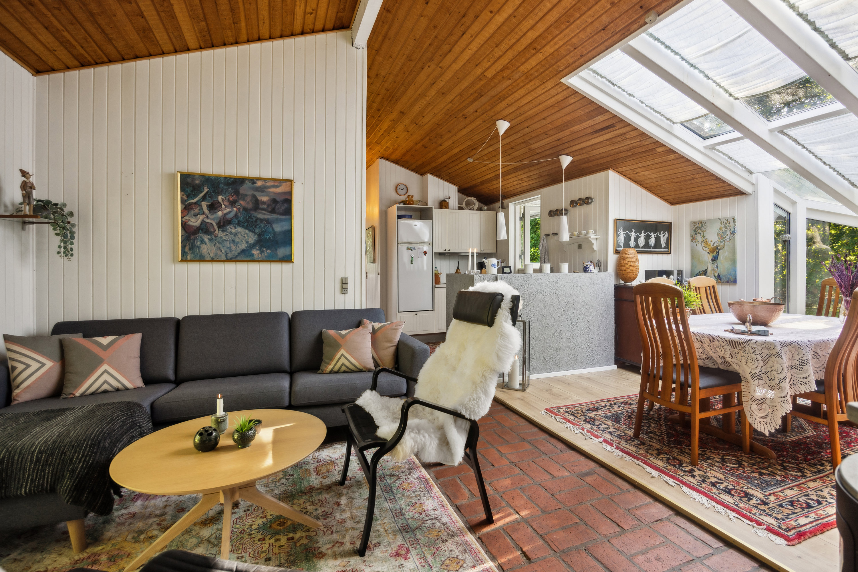 Fremhævet stue billede i fuldskærmstilstand. Billede af Rummelsigen 41, 9340 Asaa