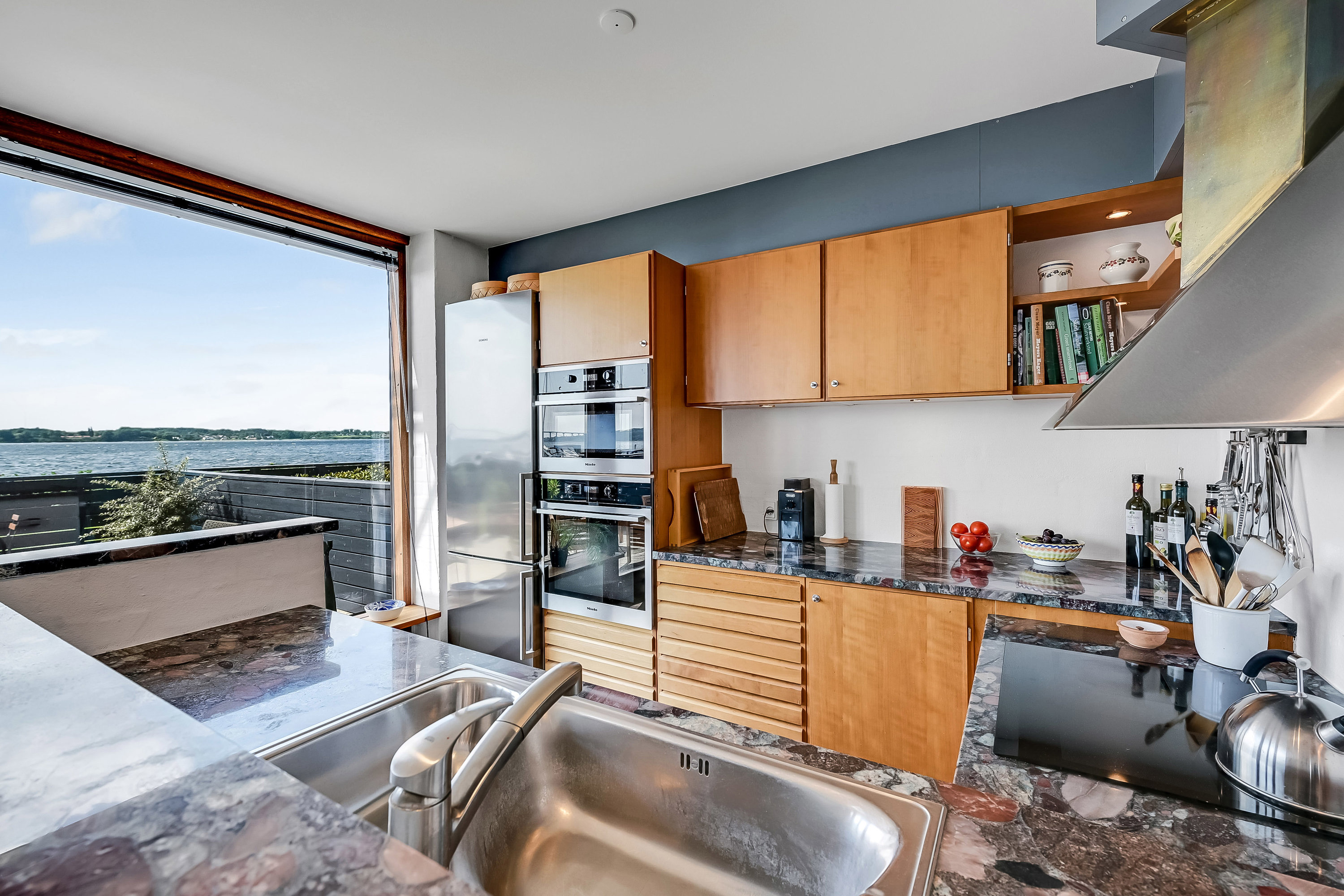 Fremhævet køkken billede i fuldskærmstilstand. Billede af Ved Fyret 25, Strib, 5500 Middelfart