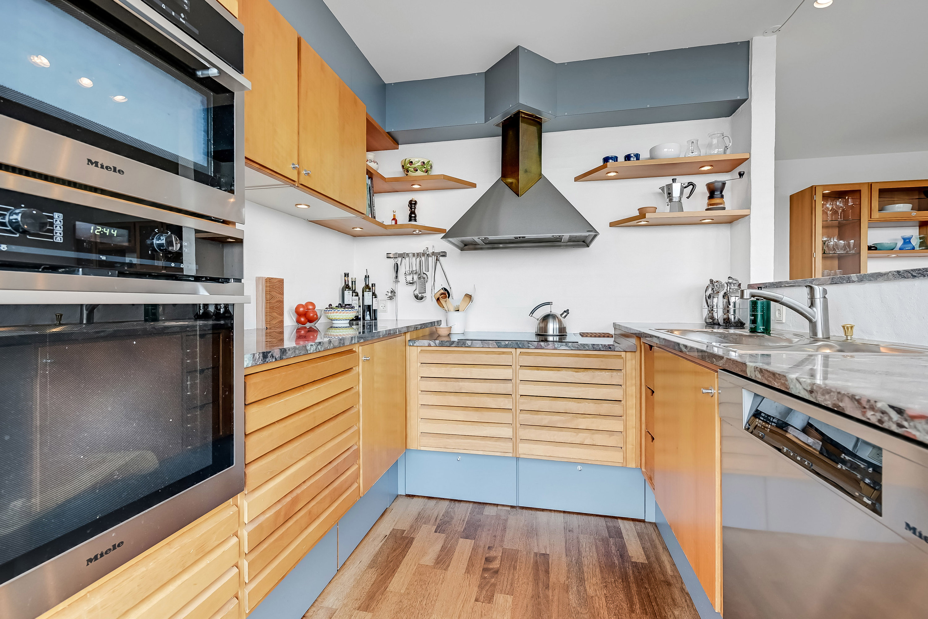 Fremhævet køkken billede i fuldskærmstilstand. Billede af Ved Fyret 25, Strib, 5500 Middelfart