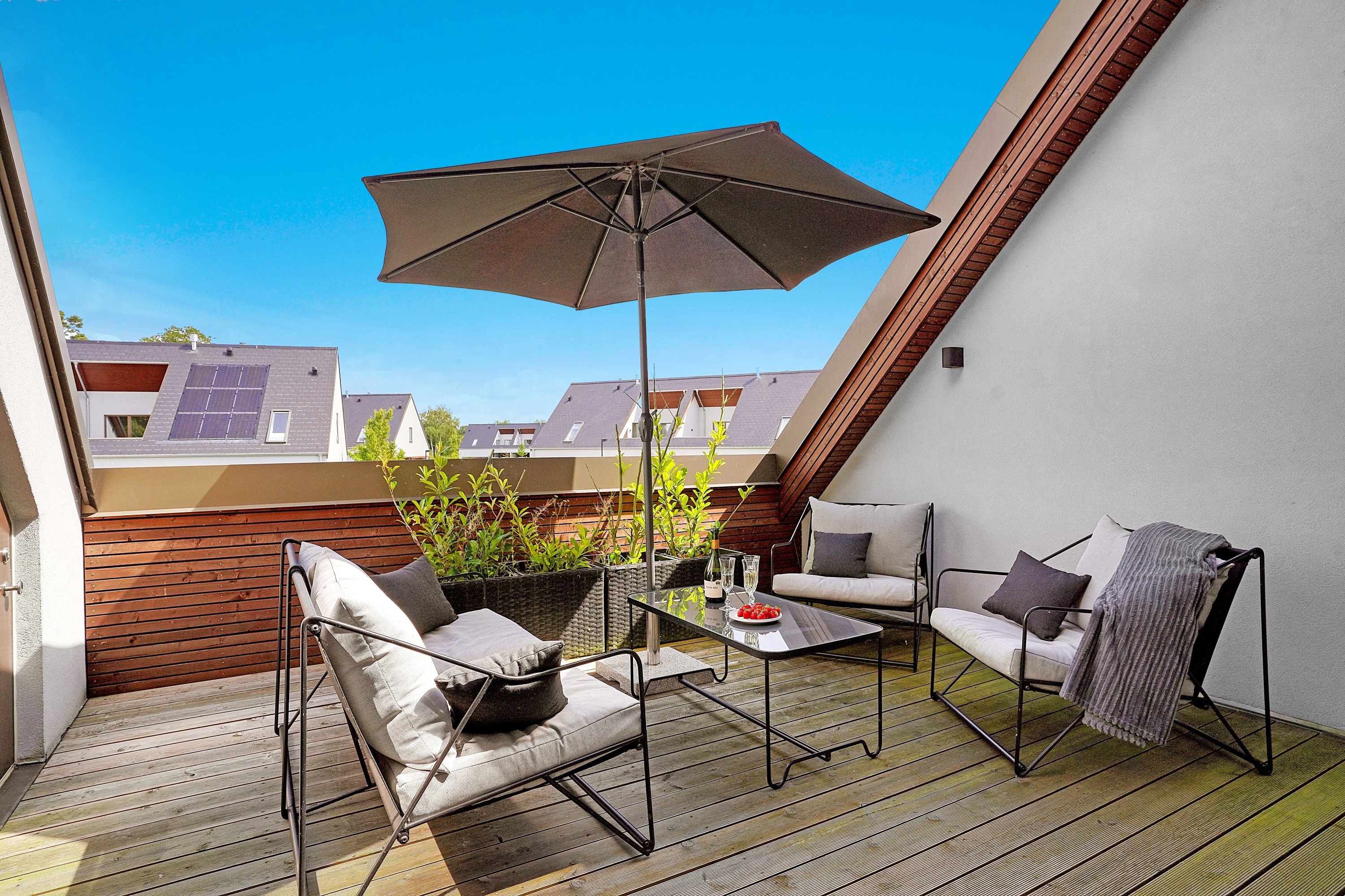 Fremhævet altan billede i fuldskærmstilstand. Billede af Sletten 4, Kirke Værløse, 3500 Værløse