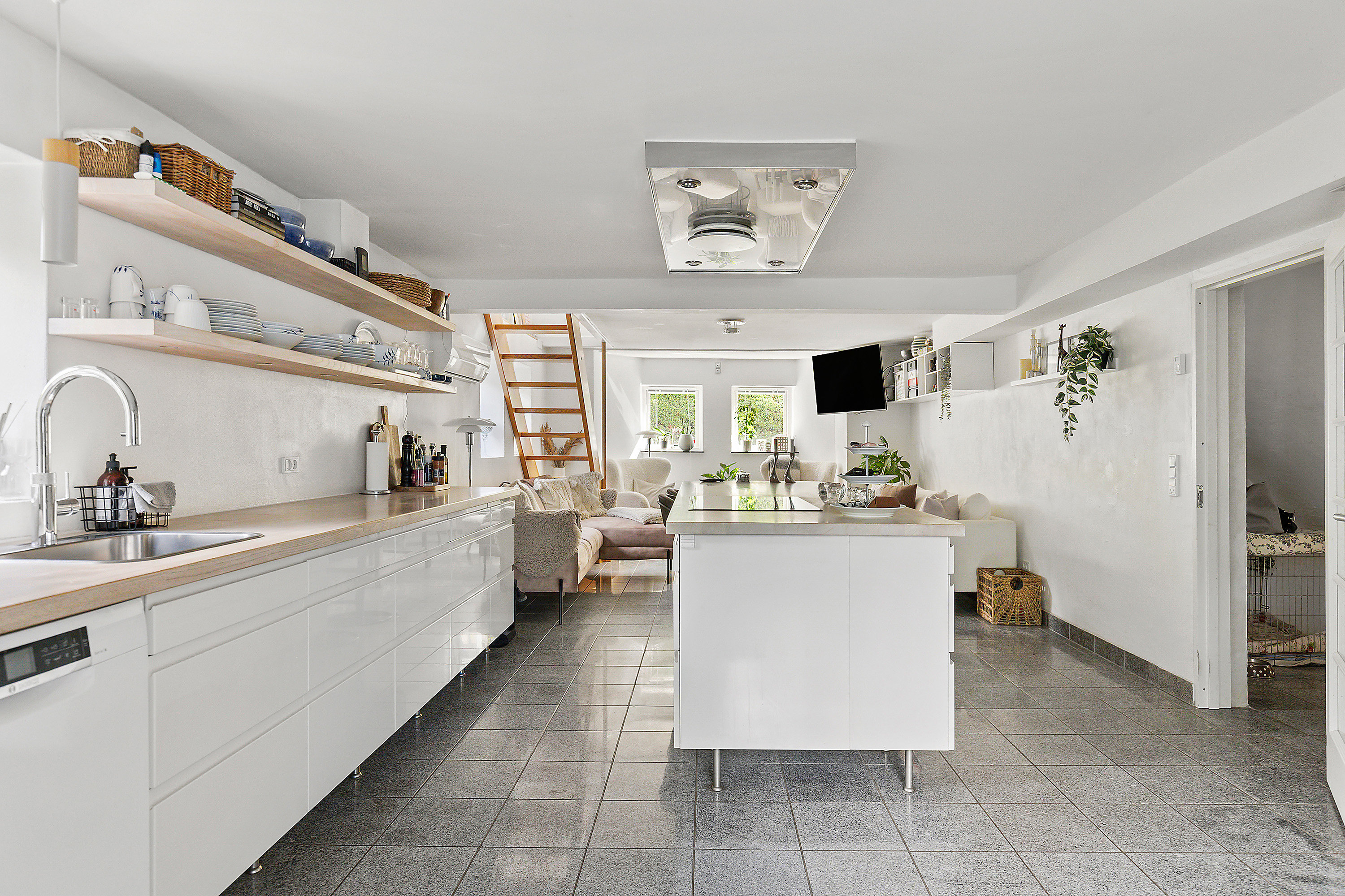 Fremhævet køkken billede i fuldskærmstilstand. Billede af Mantziusvej 12B, 2900 Hellerup