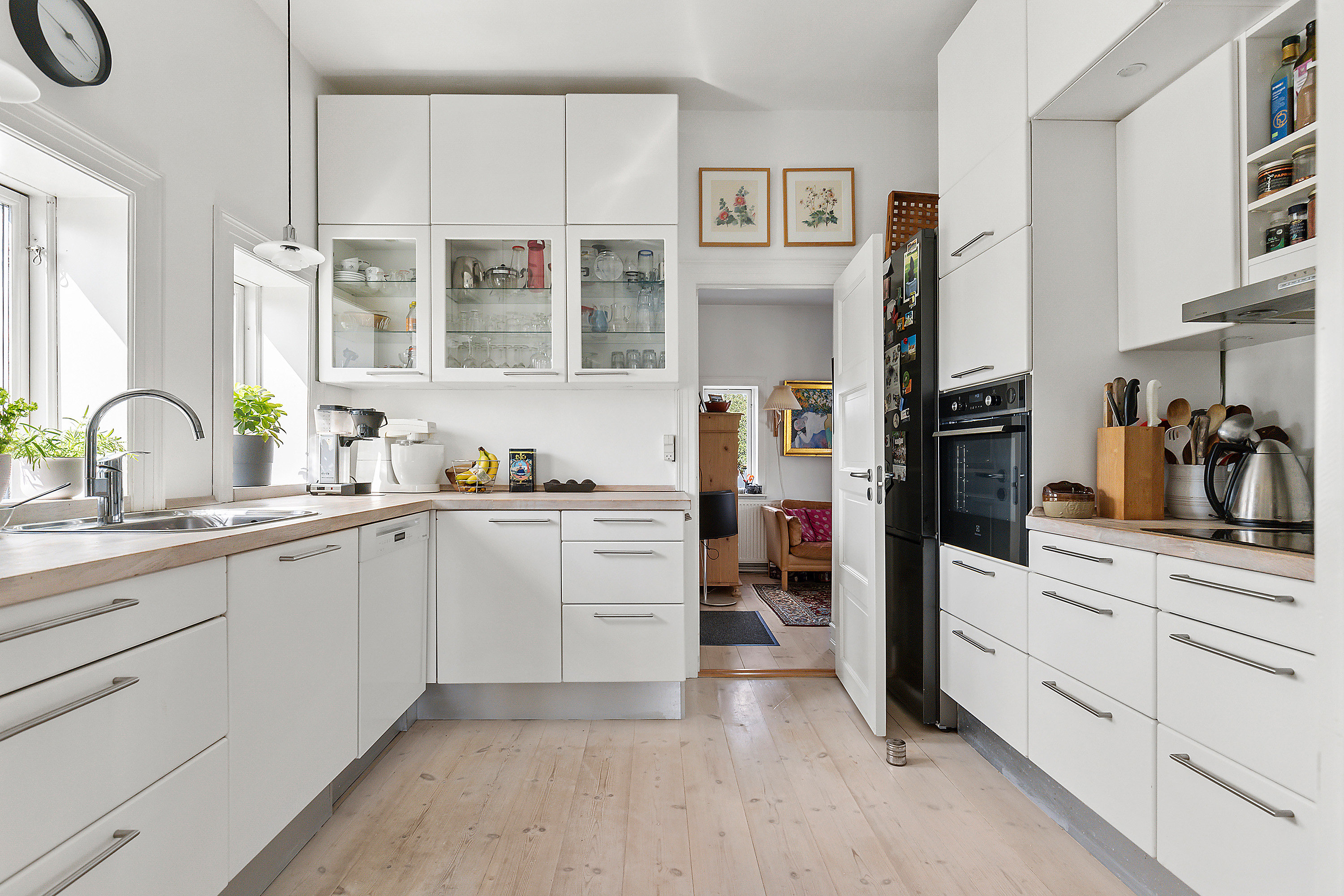 Fremhævet køkken billede i fuldskærmstilstand. Billede af Mantziusvej 12B, 2900 Hellerup