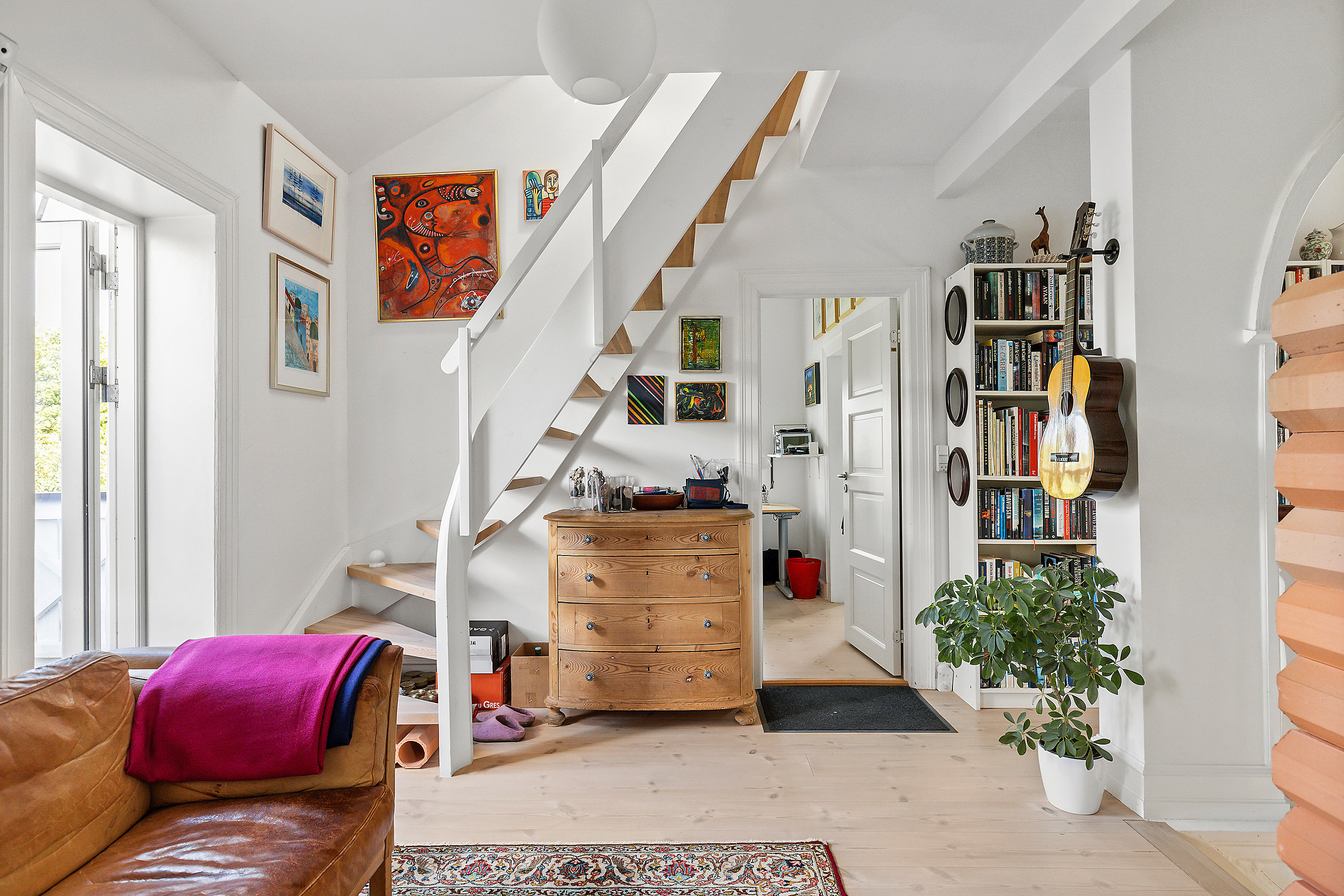 Fremhævet stue billede i fuldskærmstilstand. Billede af Mantziusvej 12B, 2900 Hellerup