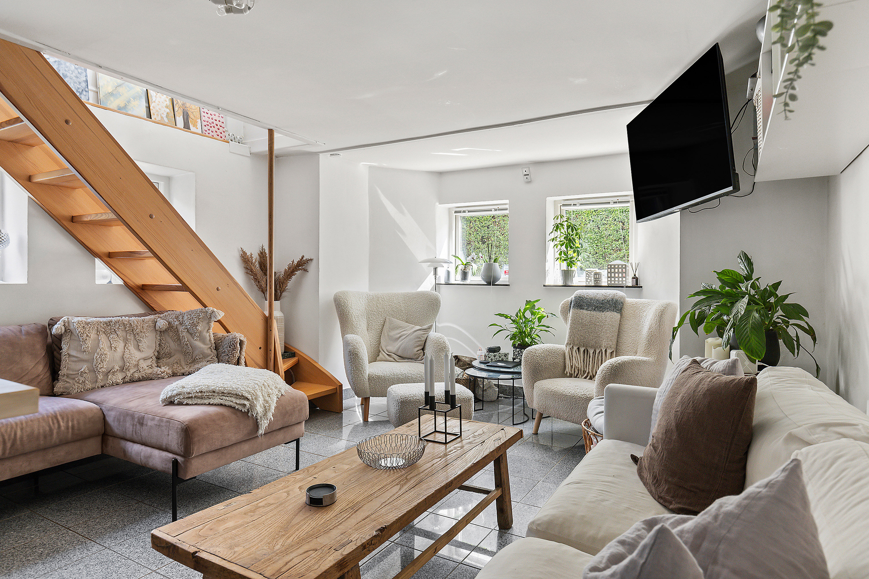 Fremhævet stue billede i fuldskærmstilstand. Billede af Mantziusvej 12B, 2900 Hellerup