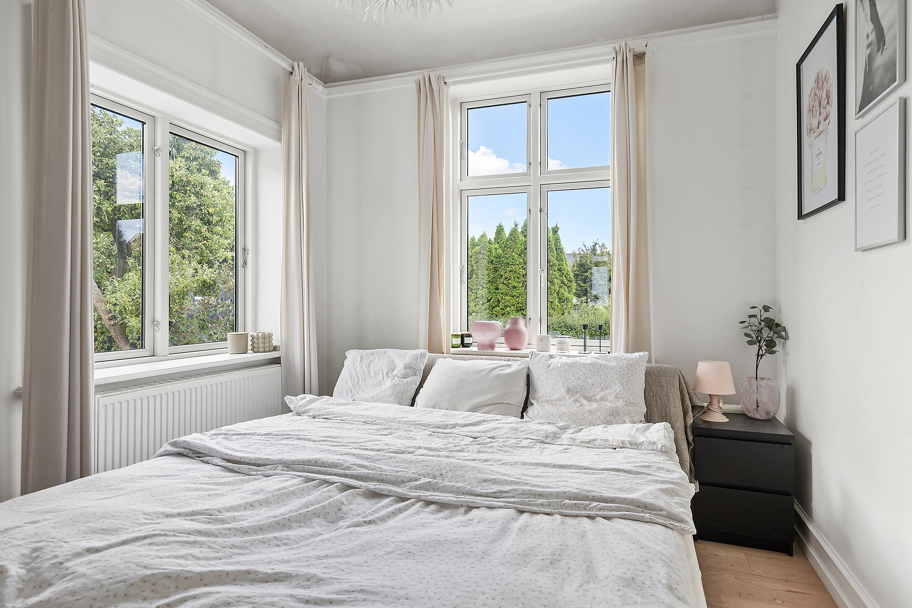 Fremhævet soveværelse billede i fuldskærmstilstand. Billede af Mantziusvej 12B, 2900 Hellerup