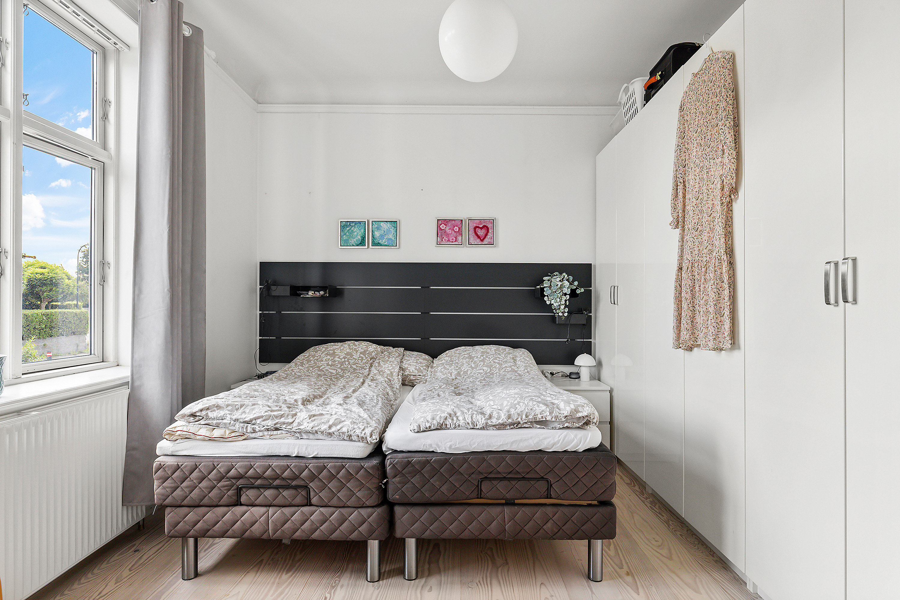 Fremhævet soveværelse billede i fuldskærmstilstand. Billede af Mantziusvej 12B, 2900 Hellerup